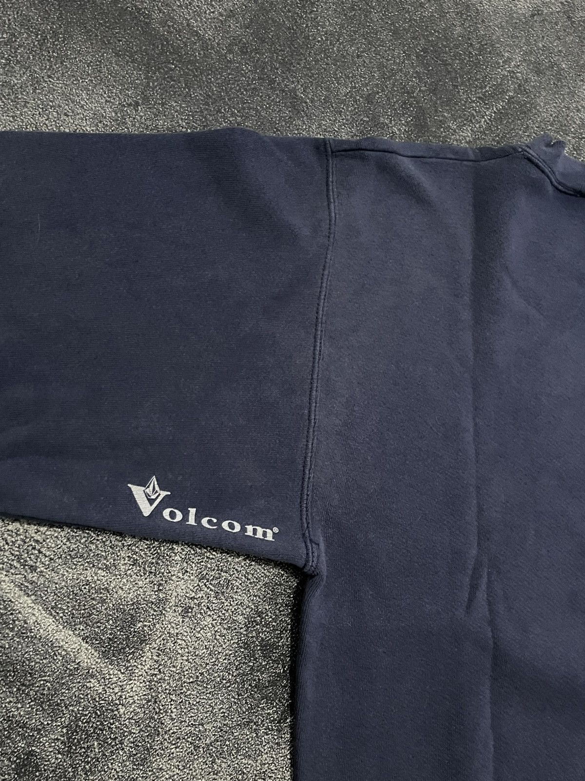Volcom ⏰NEED GONE⏰ Vintage Volcom Skateboard Sweatshirt Crewneck Size US S / EU 44-46 / 1 - 5 Thumbnail