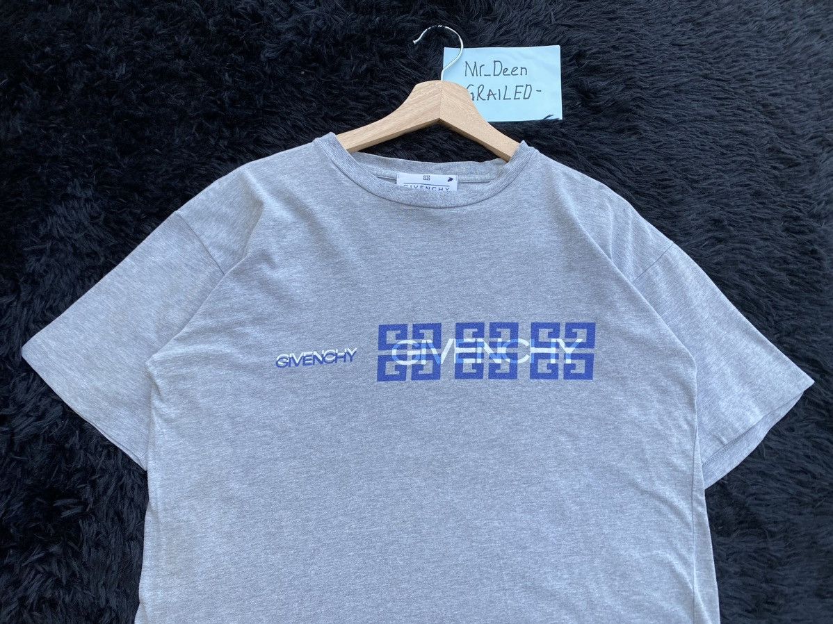 Givenchy Rare Vintage Givenchy Spellout Tshirt Size US L / EU 52-54 / 3 - 6 Thumbnail