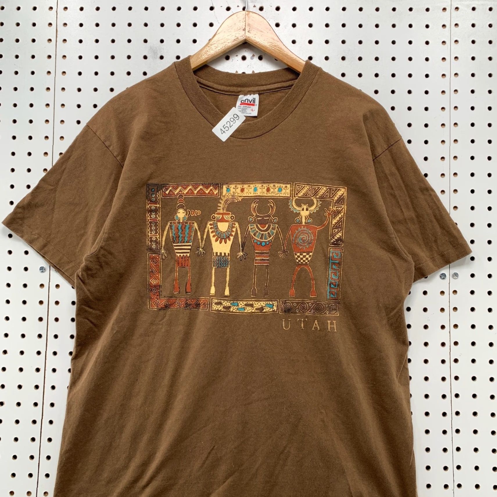 Anvil VINTAGE Anvil Shirt Mens L Brown 90s Tribal Utah Graphic Print T-Shirt Size US L / EU 52-54 / 3 - 2 Thumbnail