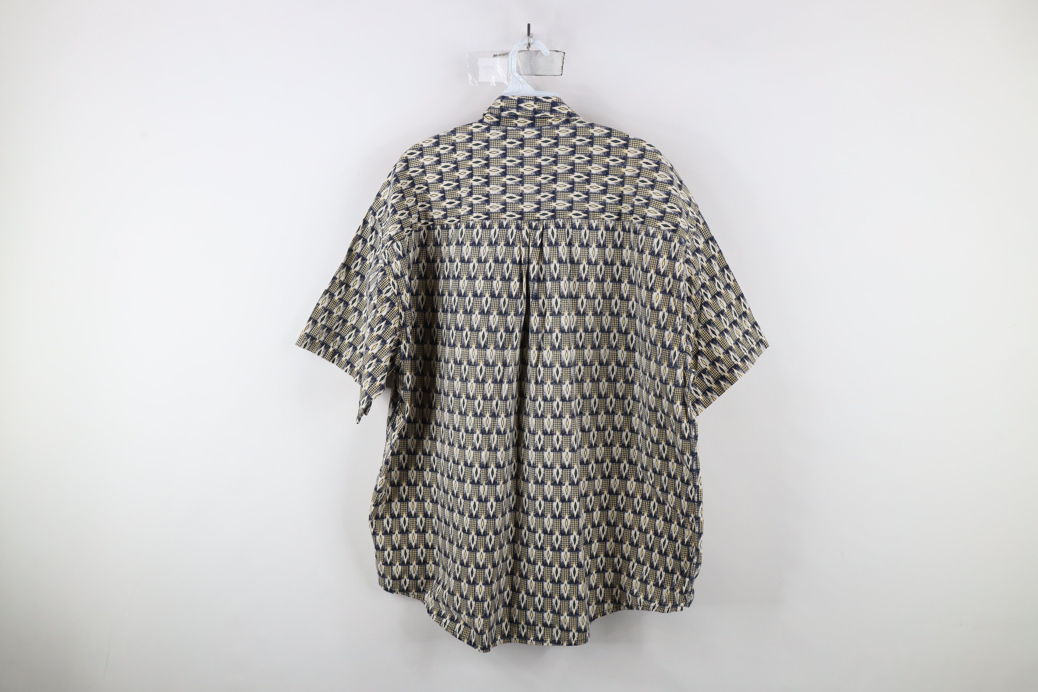 Vintage Vintage 90s Streetwear Houndstooth Collared Button Shirt Size US XXL / EU 58 / 5 - 8 Thumbnail
