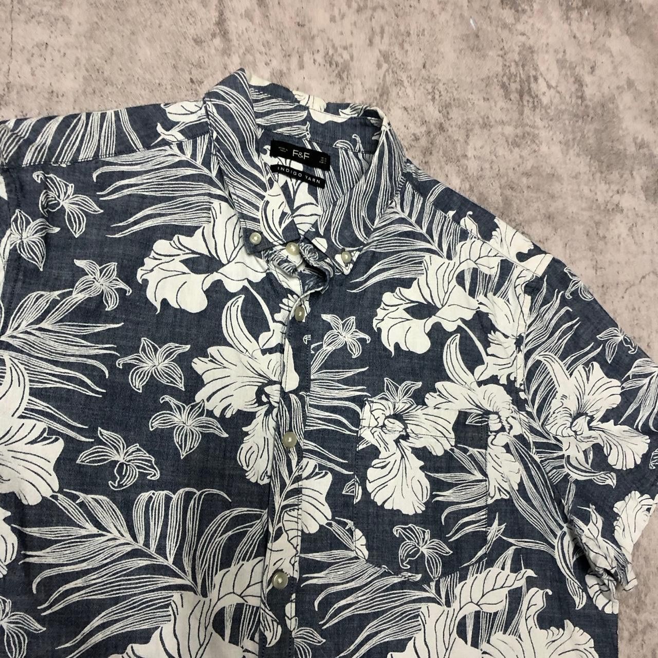 Other Navy and white floral button-up shirt #floral Size US XL / EU 56 / 4 - 2 Thumbnail