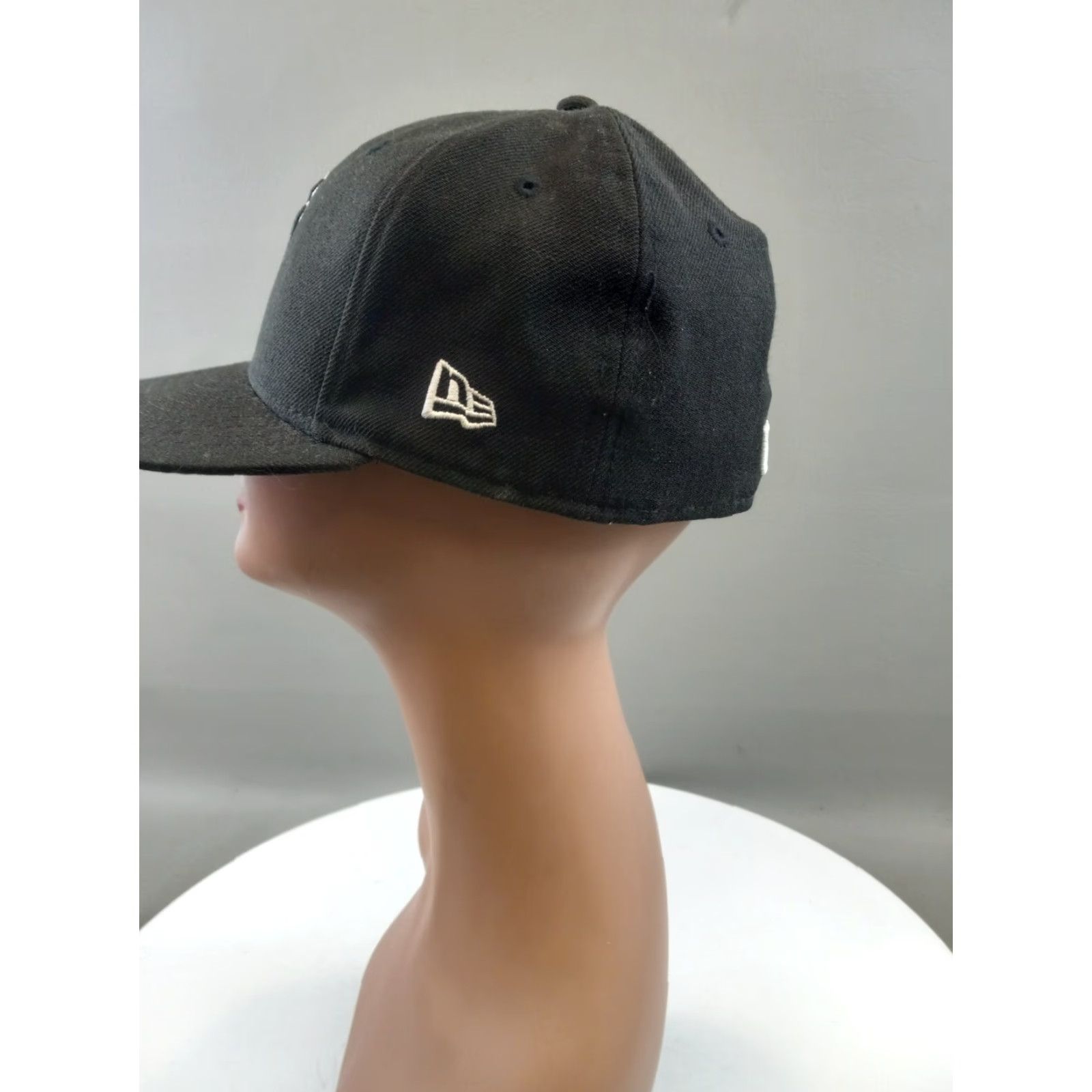 New Era VINTAGE New Era NY Yankees MLB Black Baseball Cap Hat Size 7 55.8 Men Baseball Cap Mens Black 7 Size ONE SIZE - 3 Thumbnail