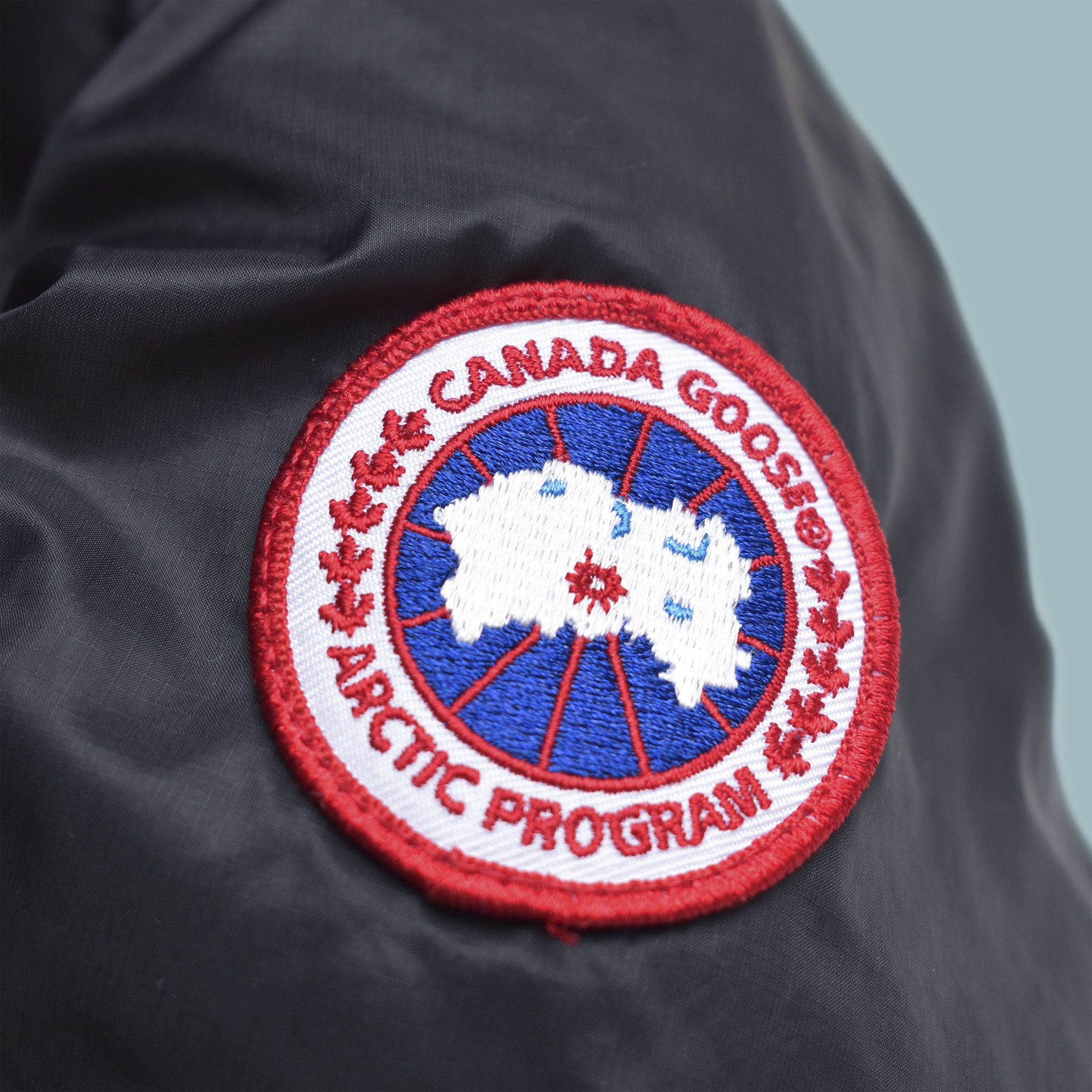 Canada Goose CANADA GOOSE HOODED CAMP JACKET WOMEN'S Size XS / US 0-2 / IT 36-38 - 2 Thumbnail