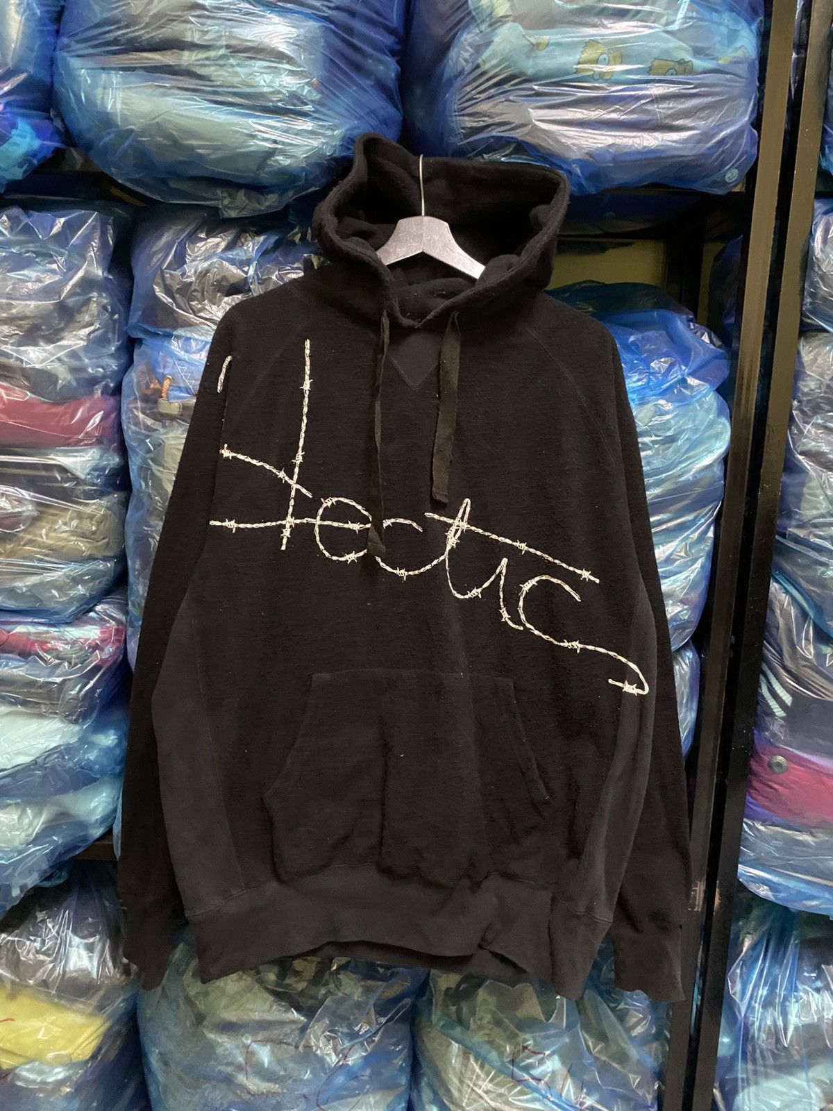 Japanese Brand Vintage Mad Hectic Barbed Wire Logo Hoodie Black Streetwear Size US L / EU 52-54 / 3 - 3 Thumbnail