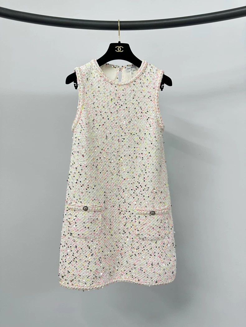 Chanel Chanel 24P color sequin dress Size XS / US 0-2 / IT 36-38 - 1 Thumbnail