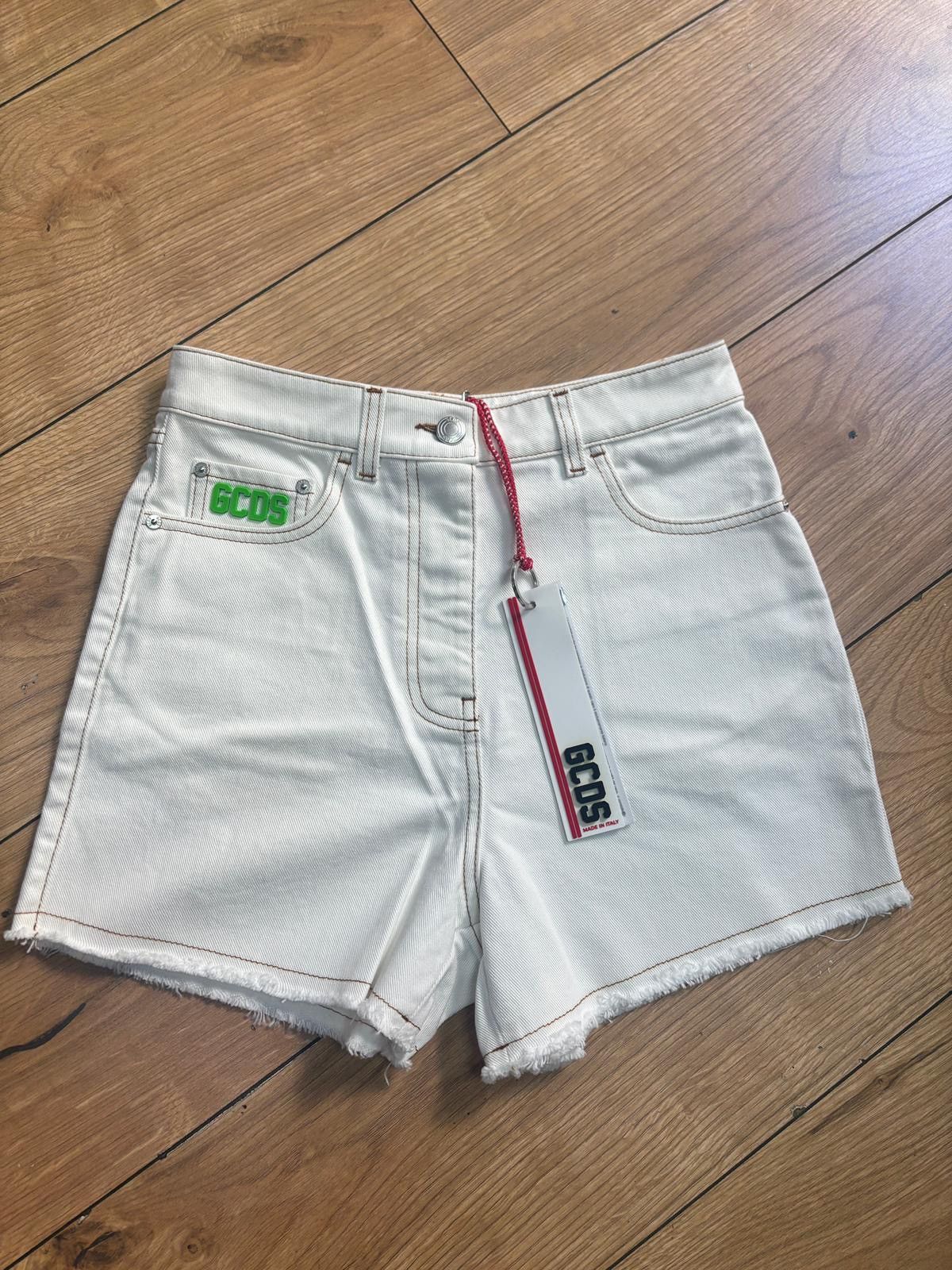 GCDS Women shorts GCDS size 27 Size 27" / US 4 / IT 40 - 1 Thumbnail