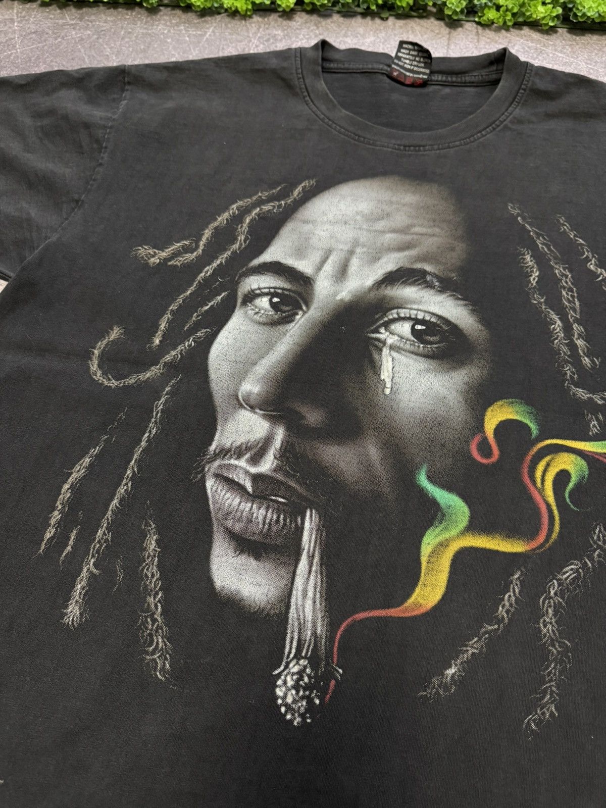 Vintage Vintage Bob Marley Joint T Shirt Faded Smoke Y2k Size US L / EU 52-54 / 3 - 6 Thumbnail
