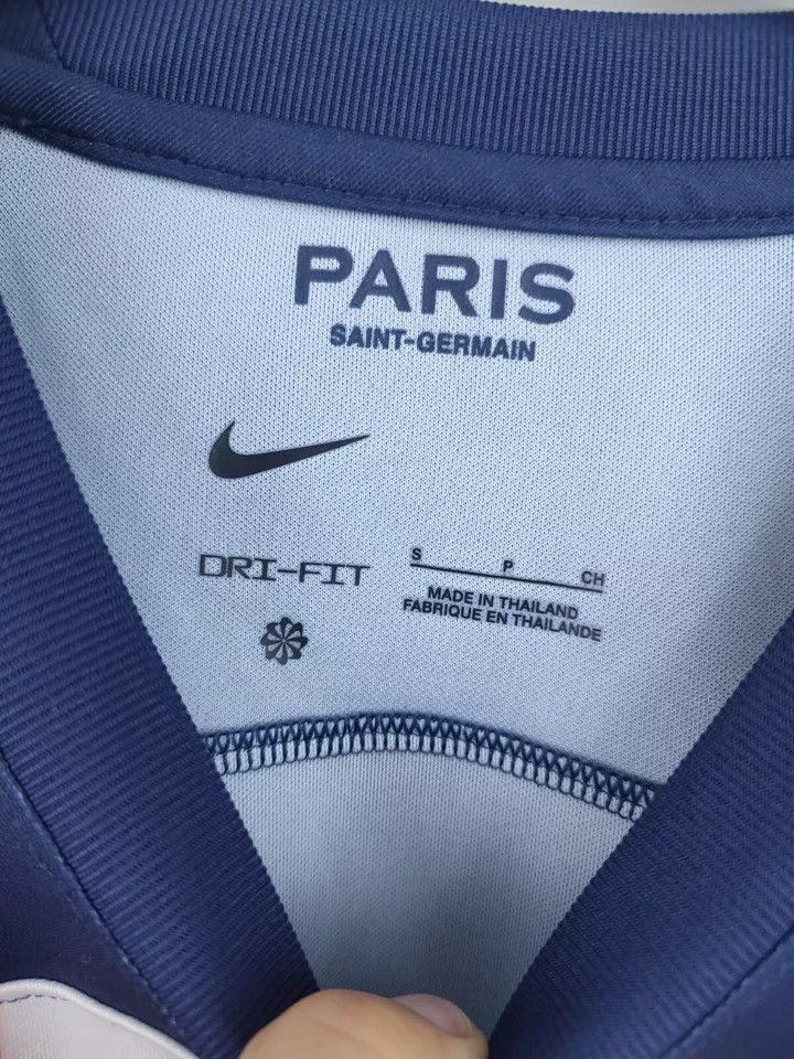 Nike 2022-23 Paris Saint-Germain FOOTBALL Kit SHIRT SOCCER Size US S / EU 44-46 / 1 - 3 Thumbnail