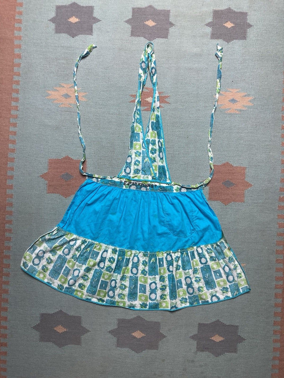 Vintage 1960s half apron floral print flowers lace cotton kitchen Size ONE SIZE - 8 Thumbnail