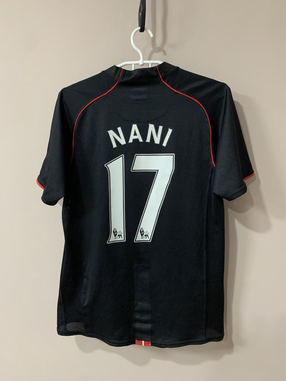 Nike Manchester United 2008 Football Shirt Nike Soccer NANI #17 Size US S / EU 44-46 / 1 - 2 Thumbnail