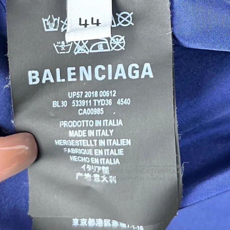 Balenciaga Balenciaga Deep Blue Windbreaker Back Logo Print Size US S / EU 44-46 / 1 - 5 Thumbnail