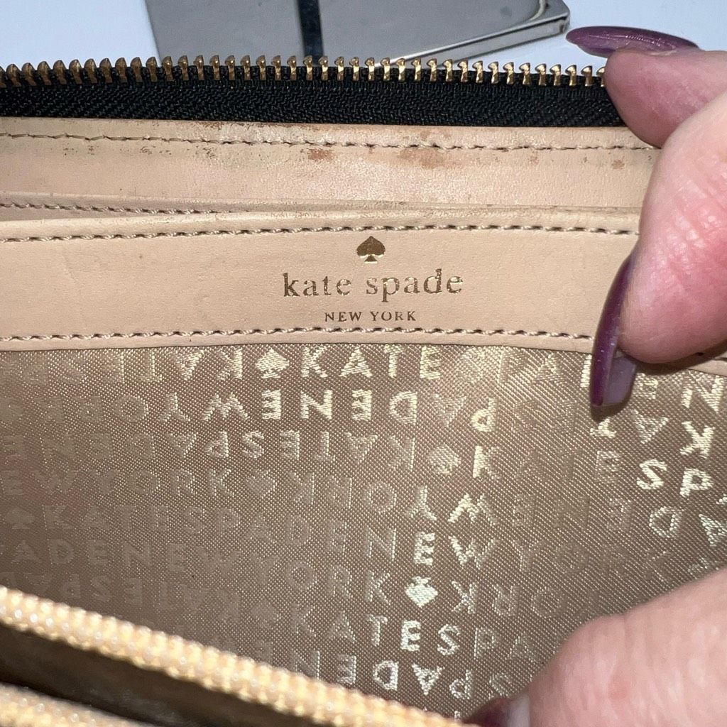 Kate Spade Kate Spade Patent Leather Long Wallet with Tan Interior Size ONE SIZE - 9 Thumbnail