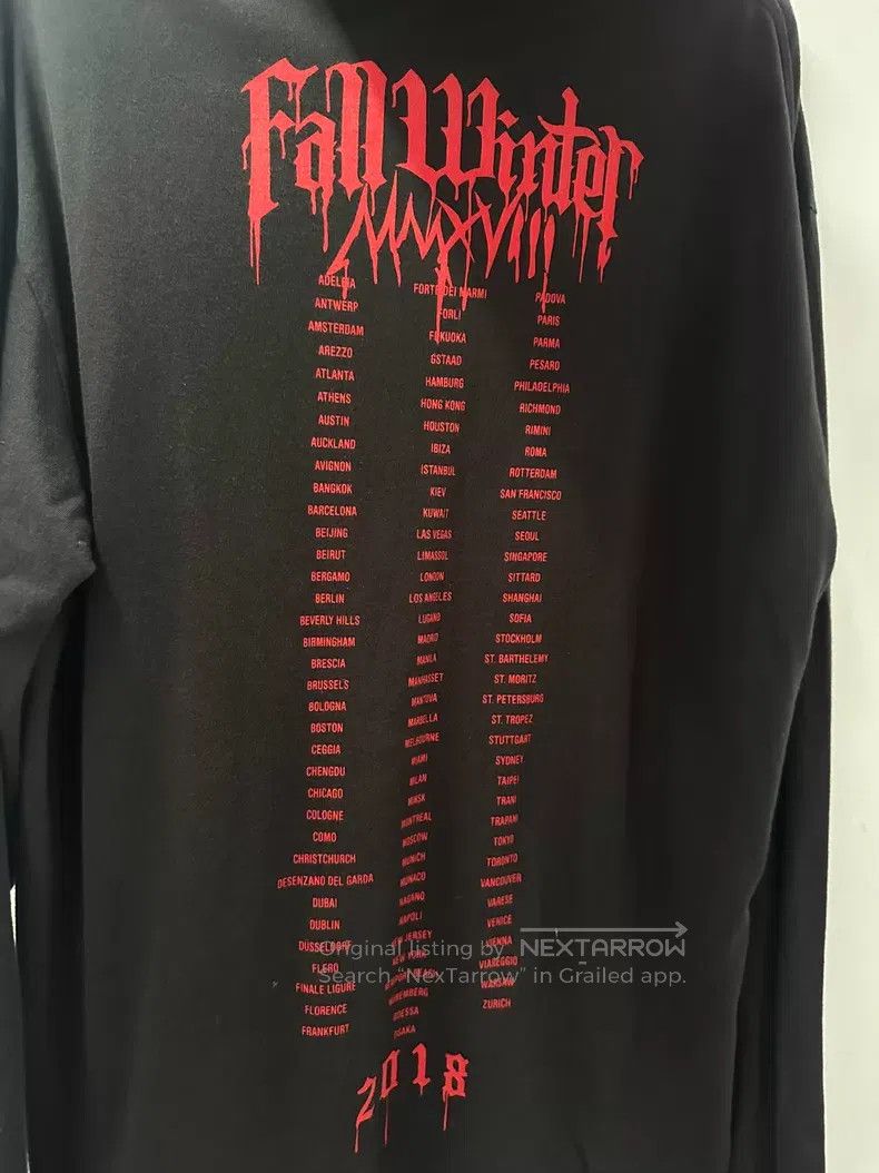 Vetements VETEMENTS Blood Droplets Sanskrit Lightweight Sweatshirt Size US S / EU 44-46 / 1 - 4 Thumbnail
