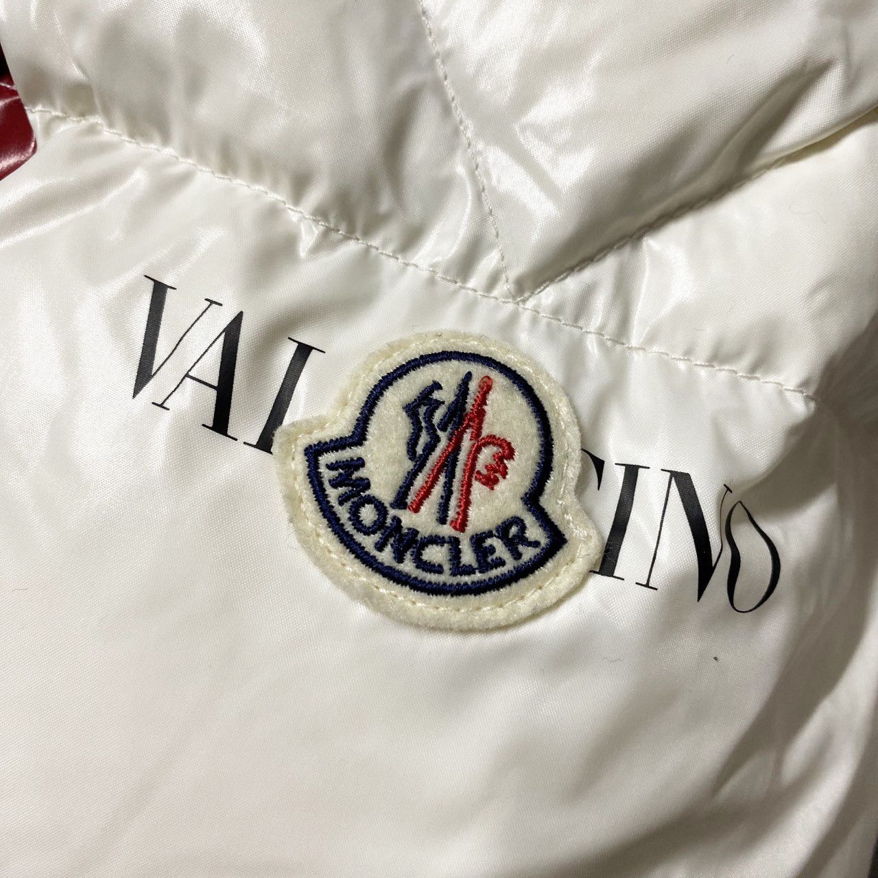 Moncler × Valentino Moncler X Valentino mens puffer jacket size 1 Small 46 maya Size US S / EU 44-46 / 1 - 5 Thumbnail