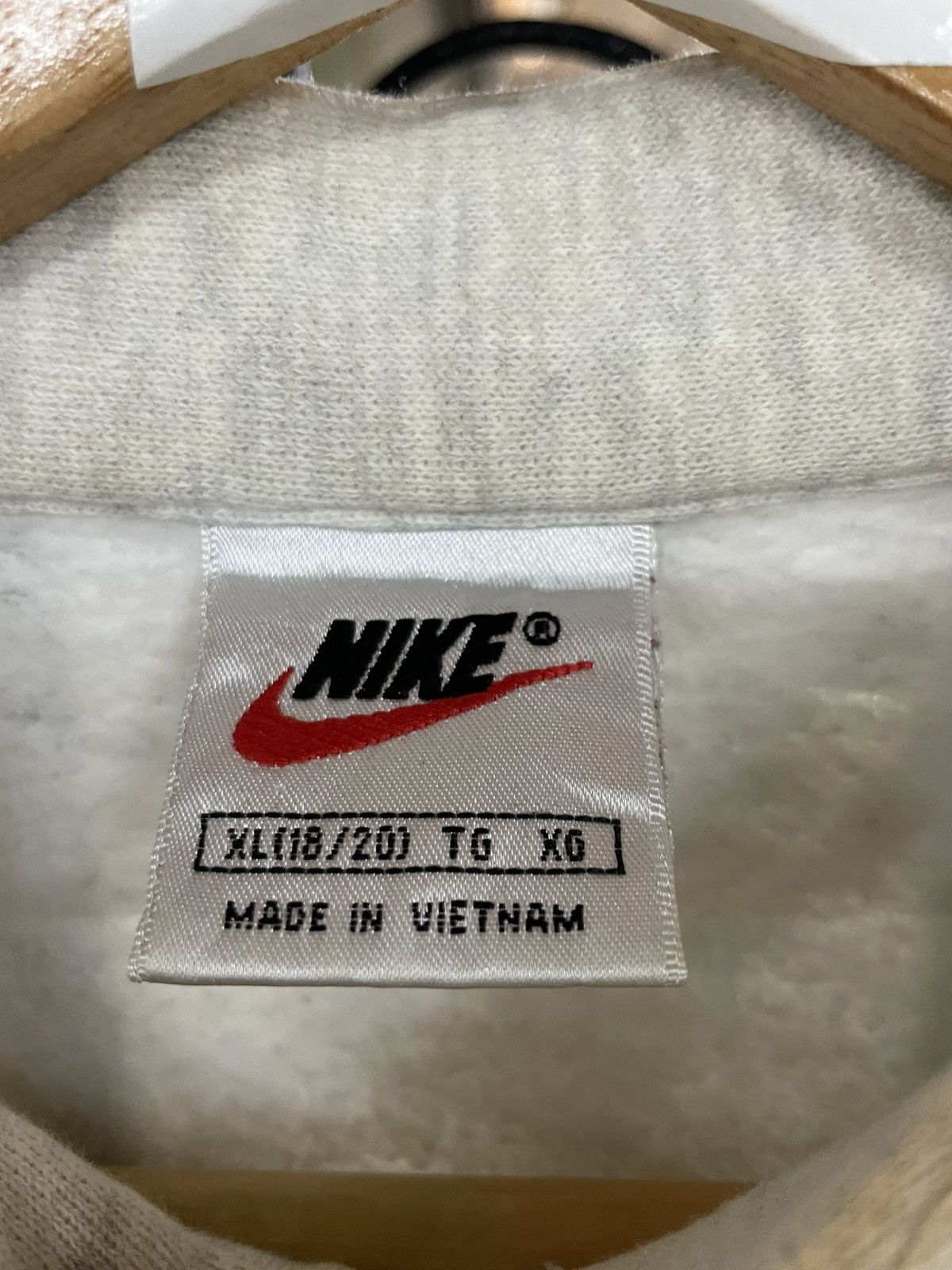 Nike 🔥VINTAGE🔥NIKE HALF ZIPPER CENTER AND BACKHIT Size US XL / EU 56 / 4 - 4 Thumbnail