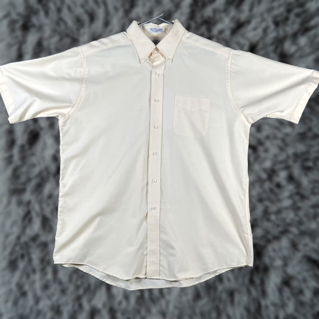 Vintage VINTAGE LL Bean Shirt Mens L Beige Short Sleeve Button-Down Pocket Classic 90s Mens Size US L / EU 52-54 / 3 - 1 Thumbnail