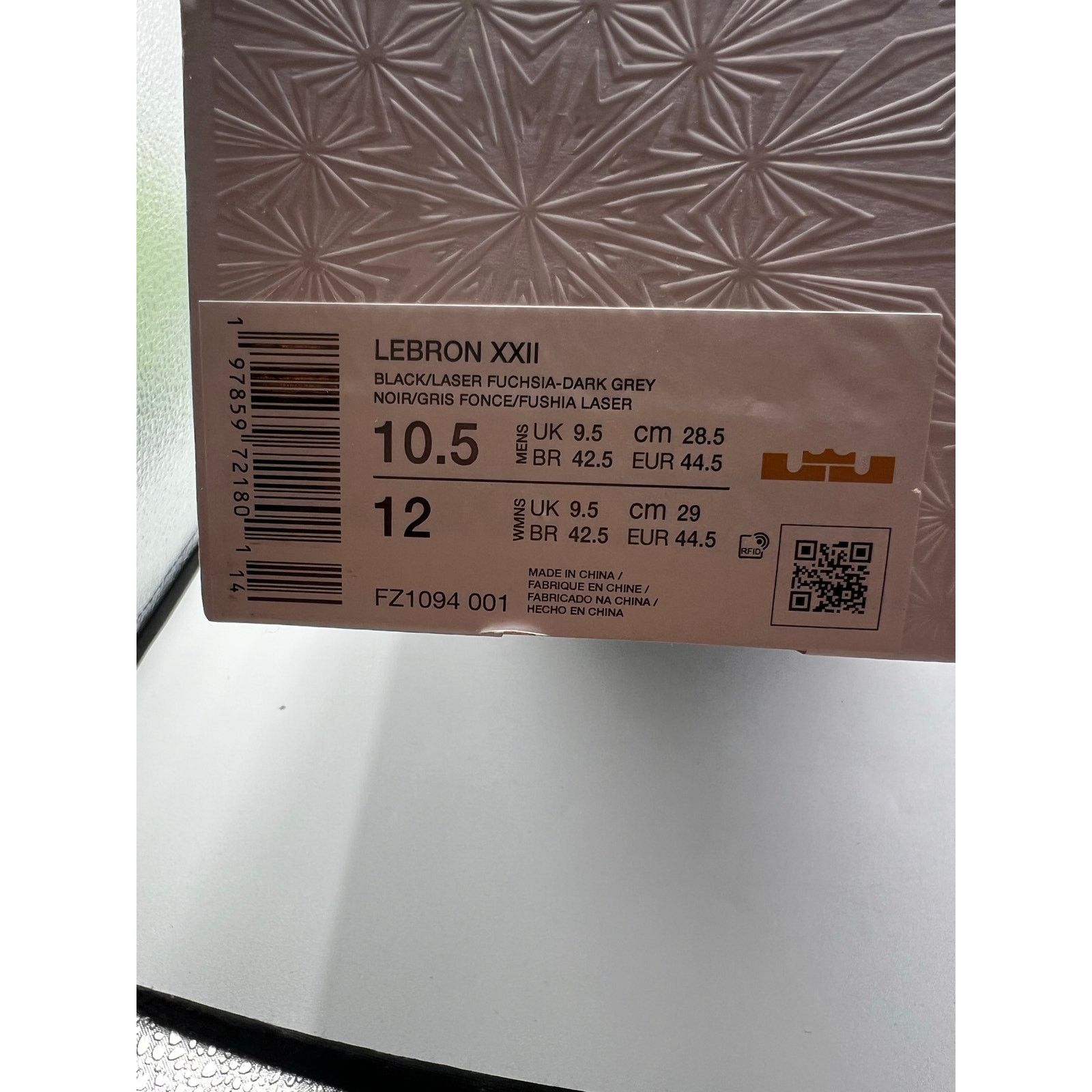 Nike Nike LeBron 22 “Blacklight” size 10.5 men’s Size US 10.5 / EU 43-44 - 7 Thumbnail