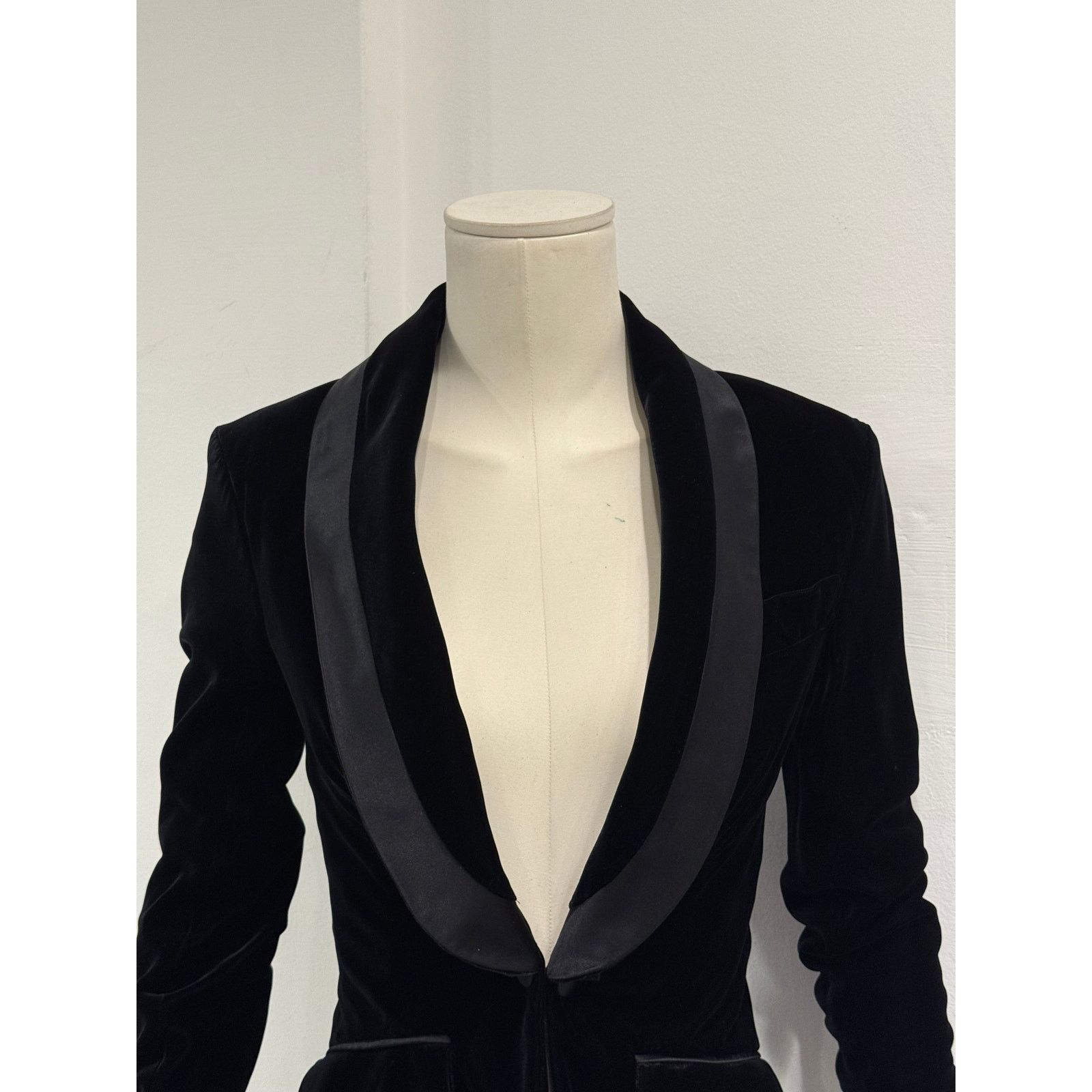Yves Saint Laurent 2003 Yves Saint Laurent by Tom Ford tuxedo blazer Size M / US 6-8 / IT 42-44 - 5 Thumbnail