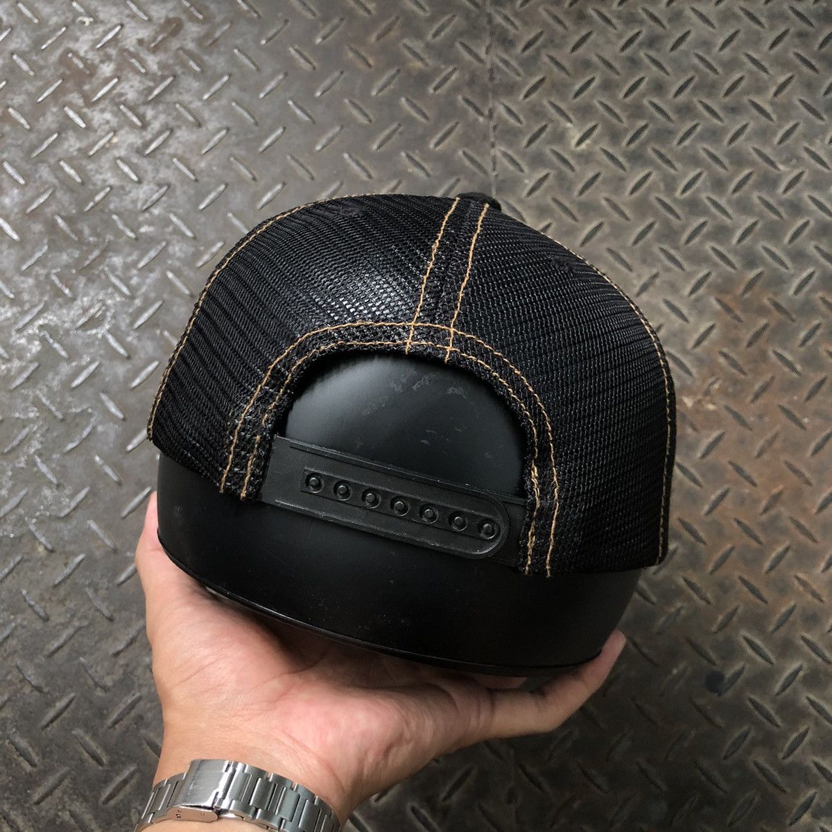 Von Dutch 🚫 SOLD 🚫 Von Dutch Rare Black Suede-Towel Trucker Hat Size ONE SIZE - 5 Thumbnail
