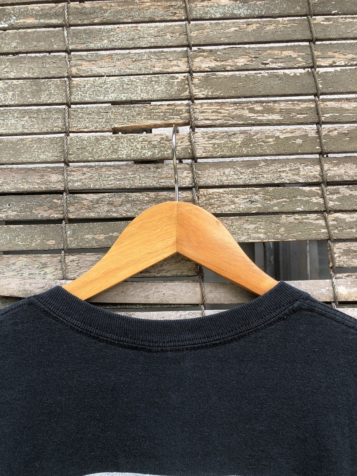 Vintage Vintage Y2K Sportmans Trading Post Hand Gun Backhit Tshirt Size US L / EU 52-54 / 3 - 9 Thumbnail