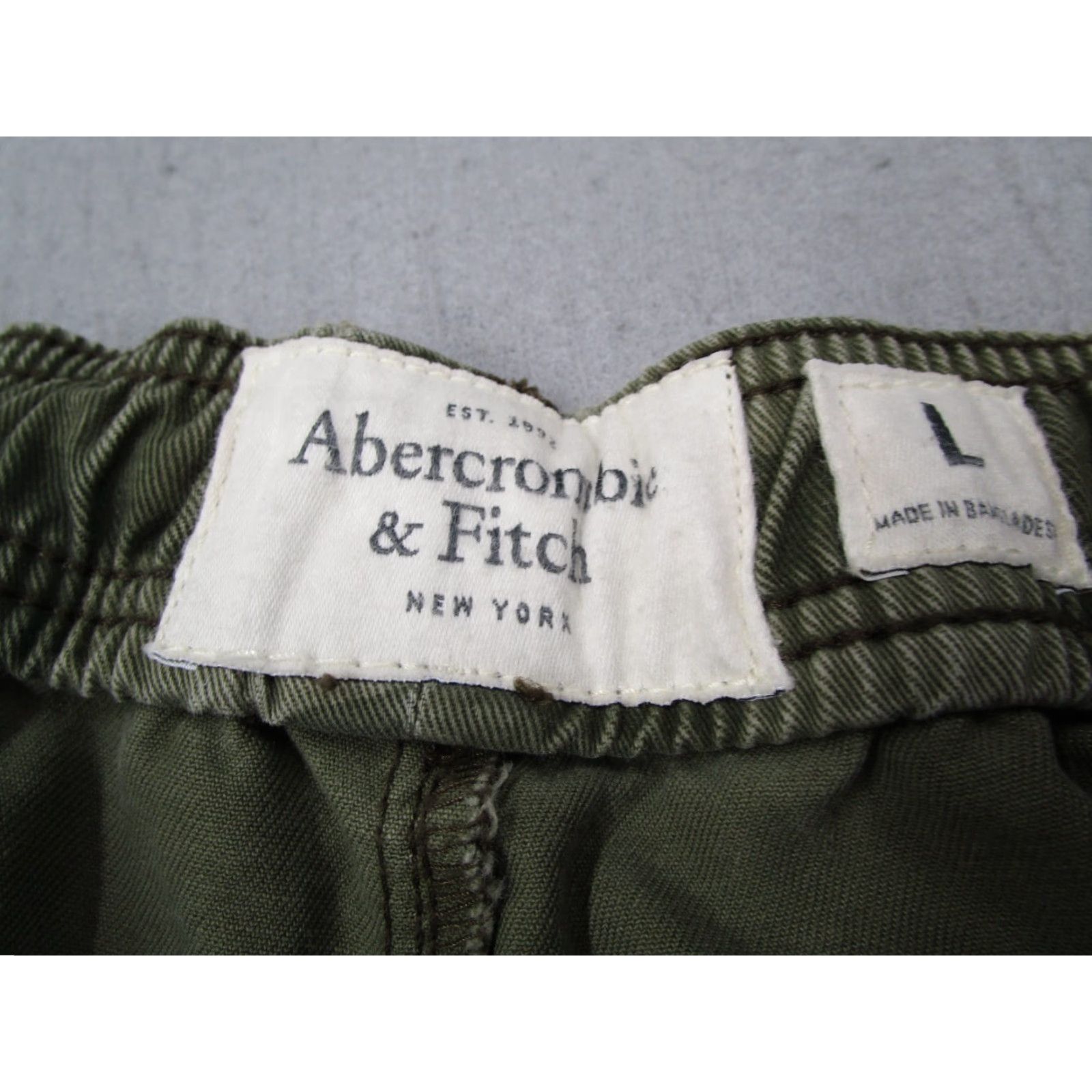 Abercrombie & Fitch Abercrombie & Fitch Cargo Pants Mens Large Green Camo Tapered 32x28 Classic Fit Size US 33 - 3 Thumbnail