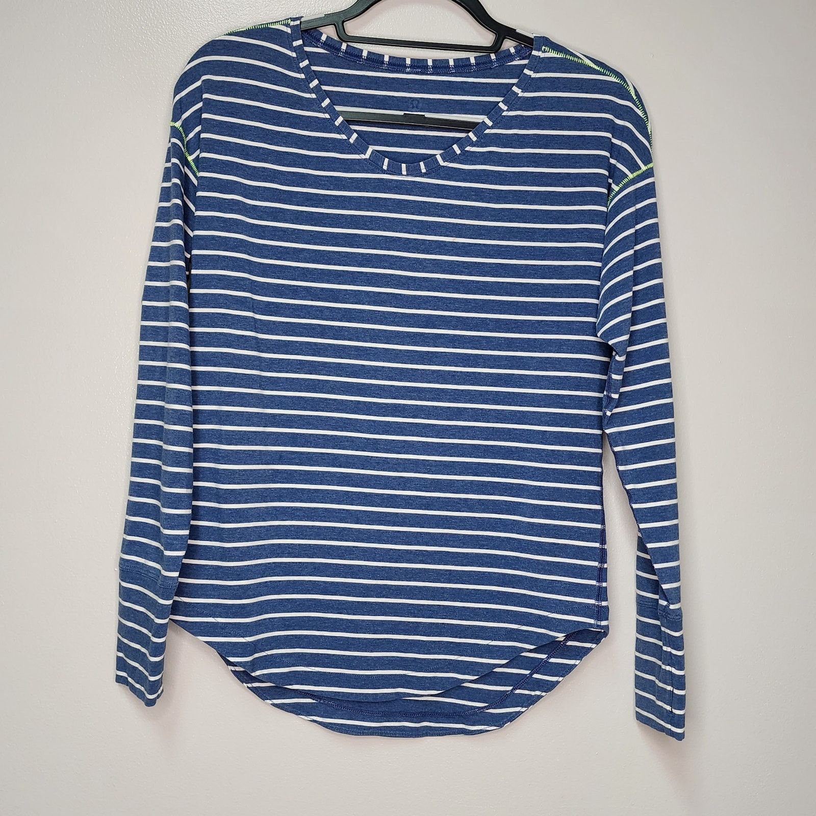 Lululemon Lululemon Weekend Sz 10 Blue Stripe Relaxed Fit Soft Pima Size L / US 10 / IT 46 - 1 Thumbnail