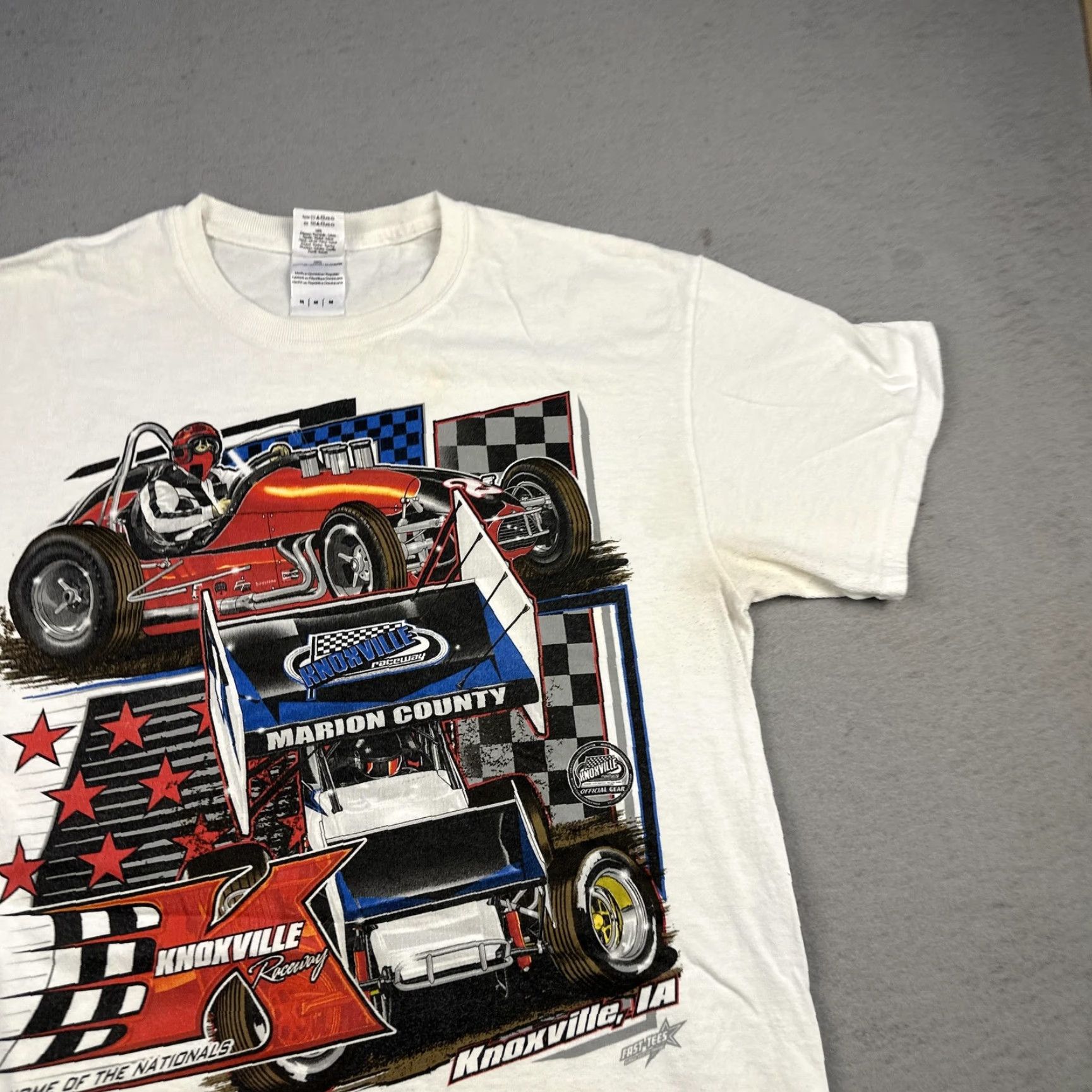 Gildan VINTAGE Knoxville Raceway Subway Graphic Shirt Mens Medium White Sprint Car Racing Tee Size US M / EU 48-50 / 2 - 6 Thumbnail