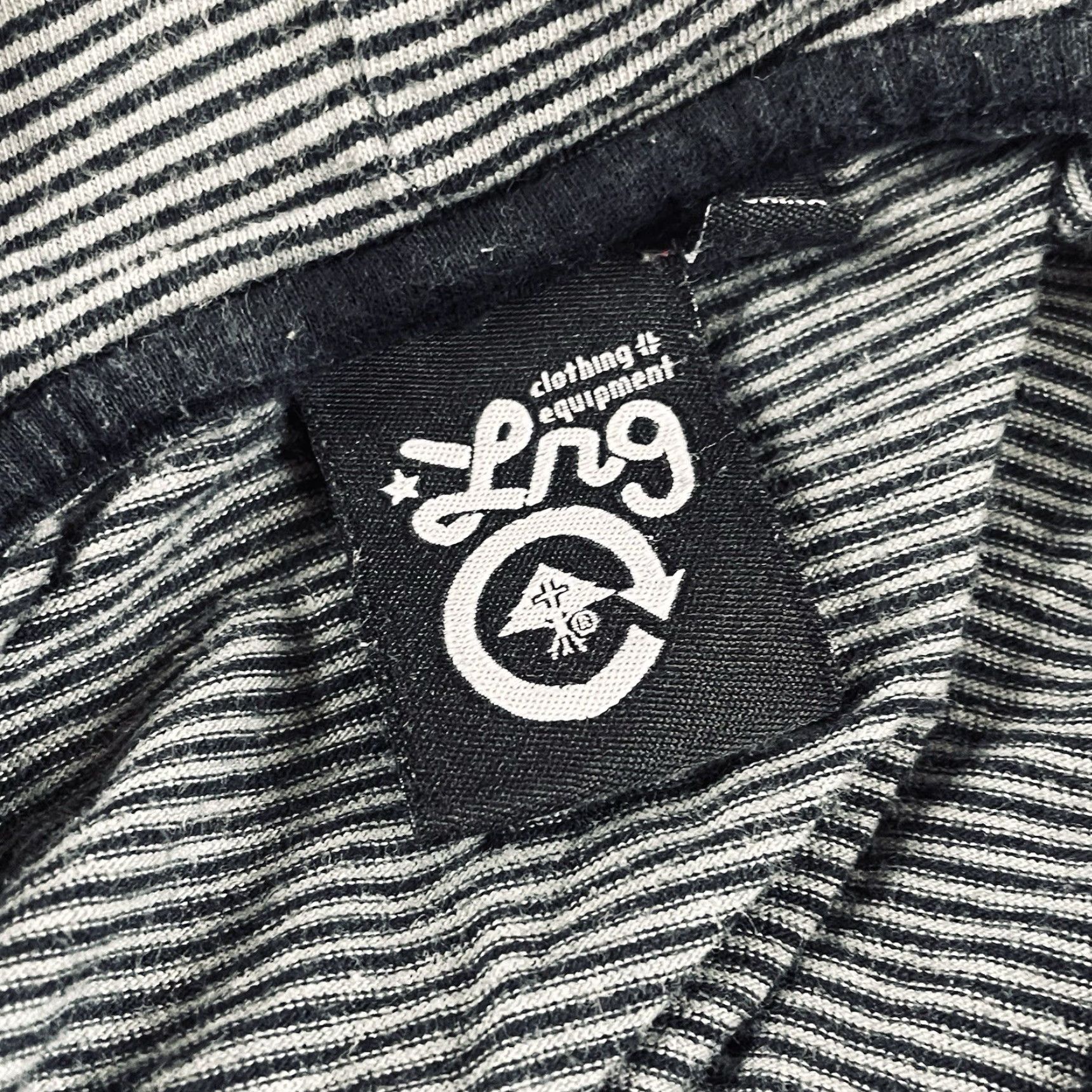 Vintage VINTAGE Lifted Research Group Hoodie Shirt Men’s M Black Gray Striped Full Zip F94 Size US M / EU 48-50 / 2 - 6 Thumbnail