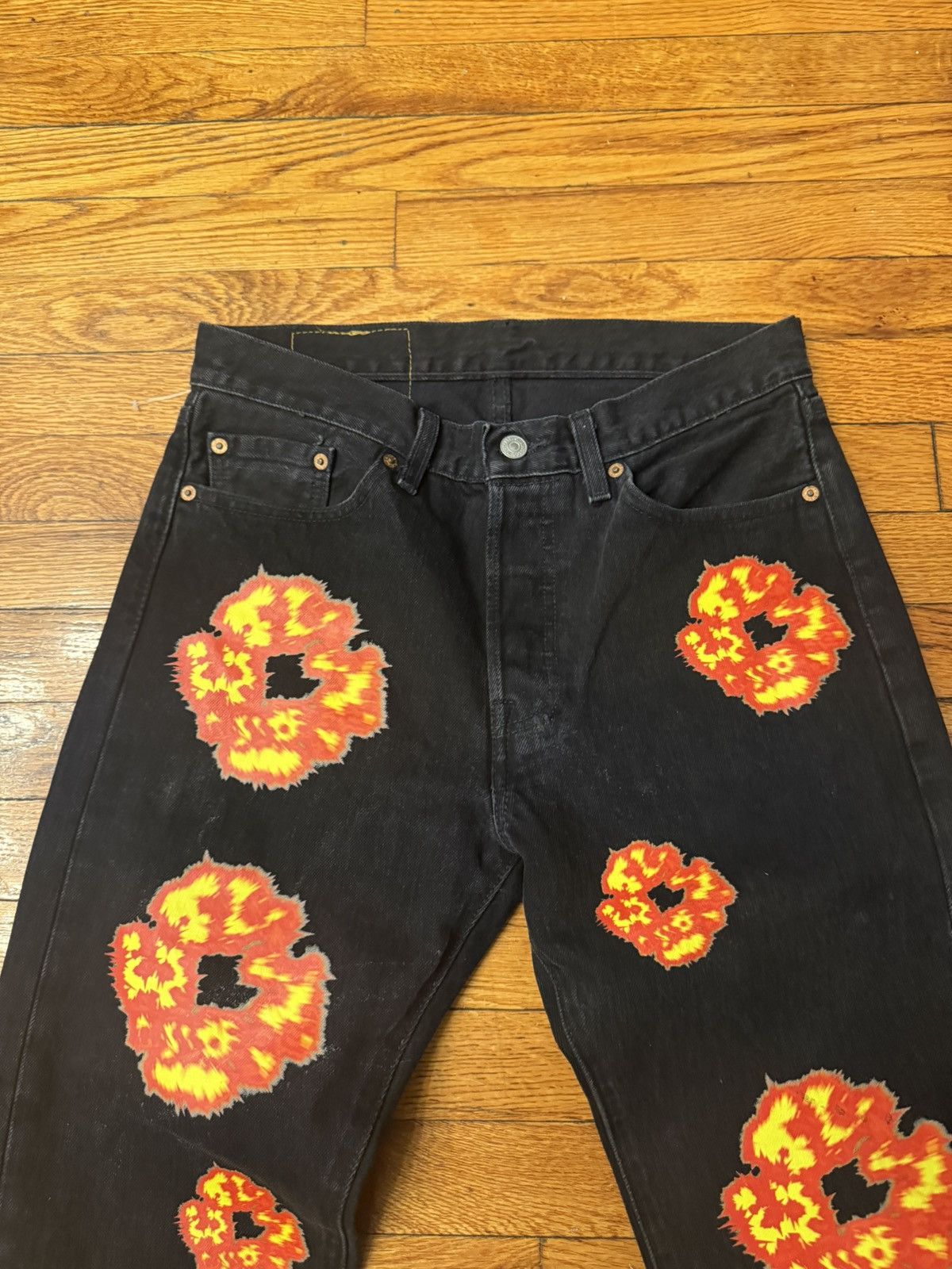 DENIM TEARS Denim Tears Offset Wreath Jeans Size 30 Size US 30 / EU 46 - 2 Thumbnail