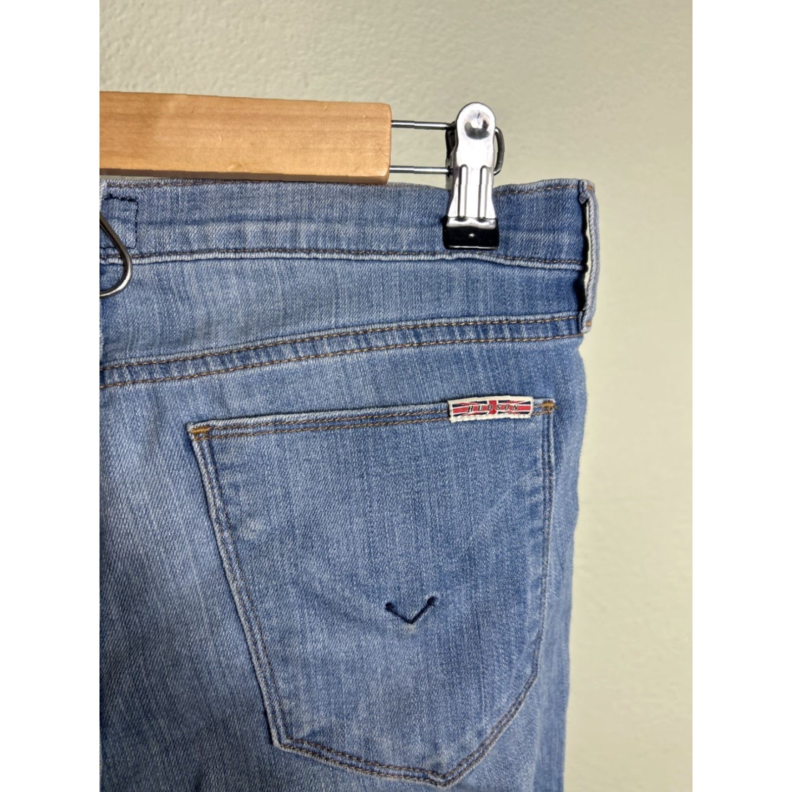 Hudson Hudson Krista Super Skinny Crop Jeans Distressed Medium Blue Wash 28x27 Womens Jeans Size 28" / US 6 / IT 42 - 7 Thumbnail