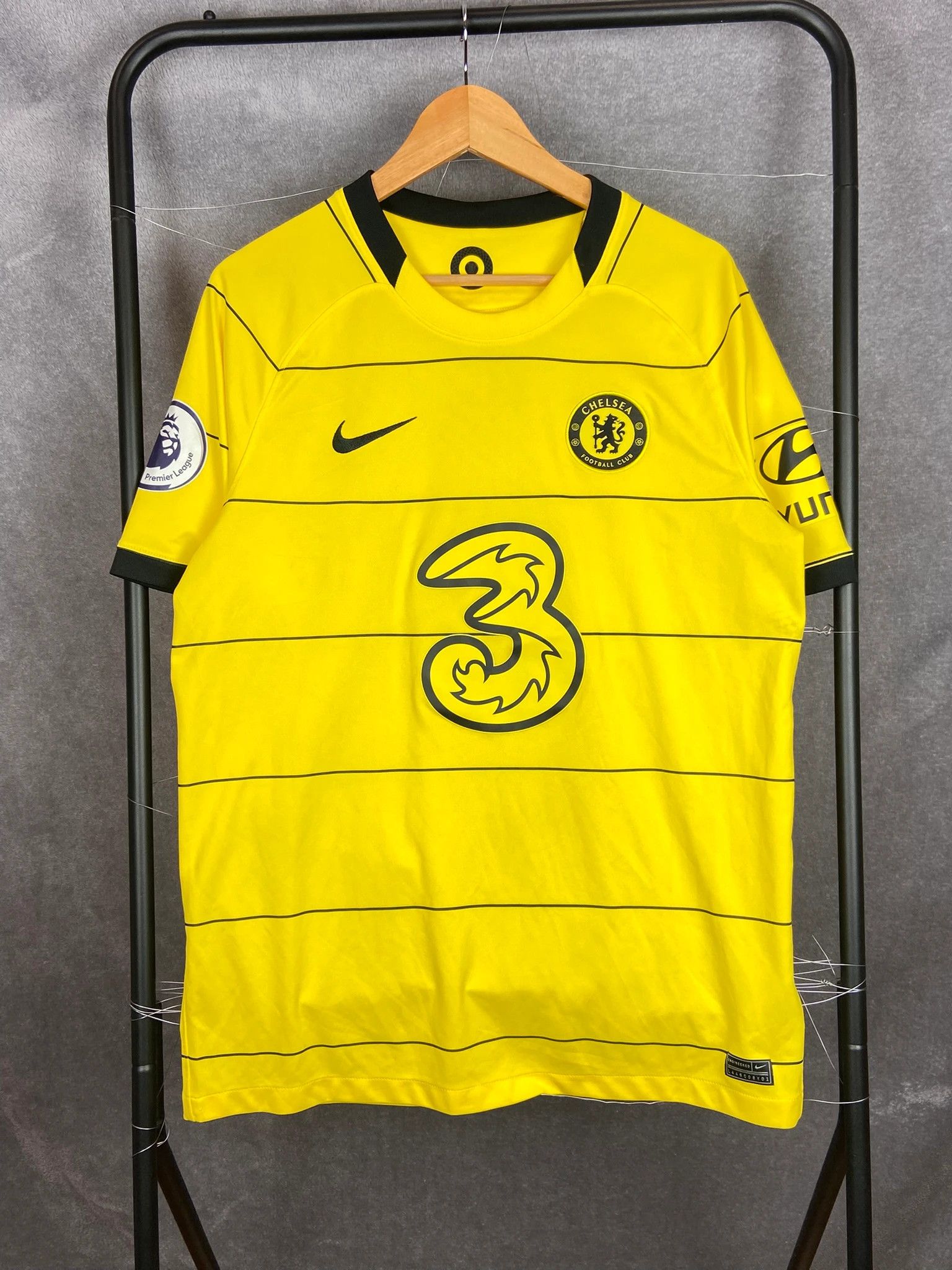 Nike Nike Chelsea FC Lukaku Jersey Yellow Size L Size US L / EU 52-54 / 3 - 2 Thumbnail