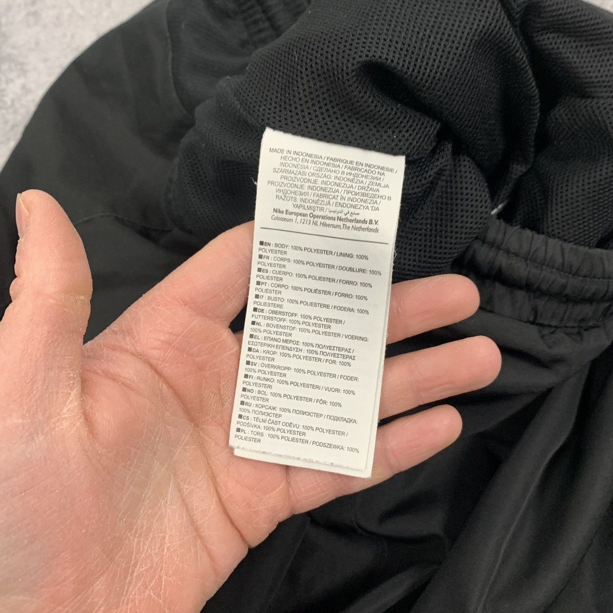 Nike Vintage Y2K Nike Nylon Sweatpants Black Joggers Swoosh Logo Size US 34 / EU 50 - 11 Thumbnail