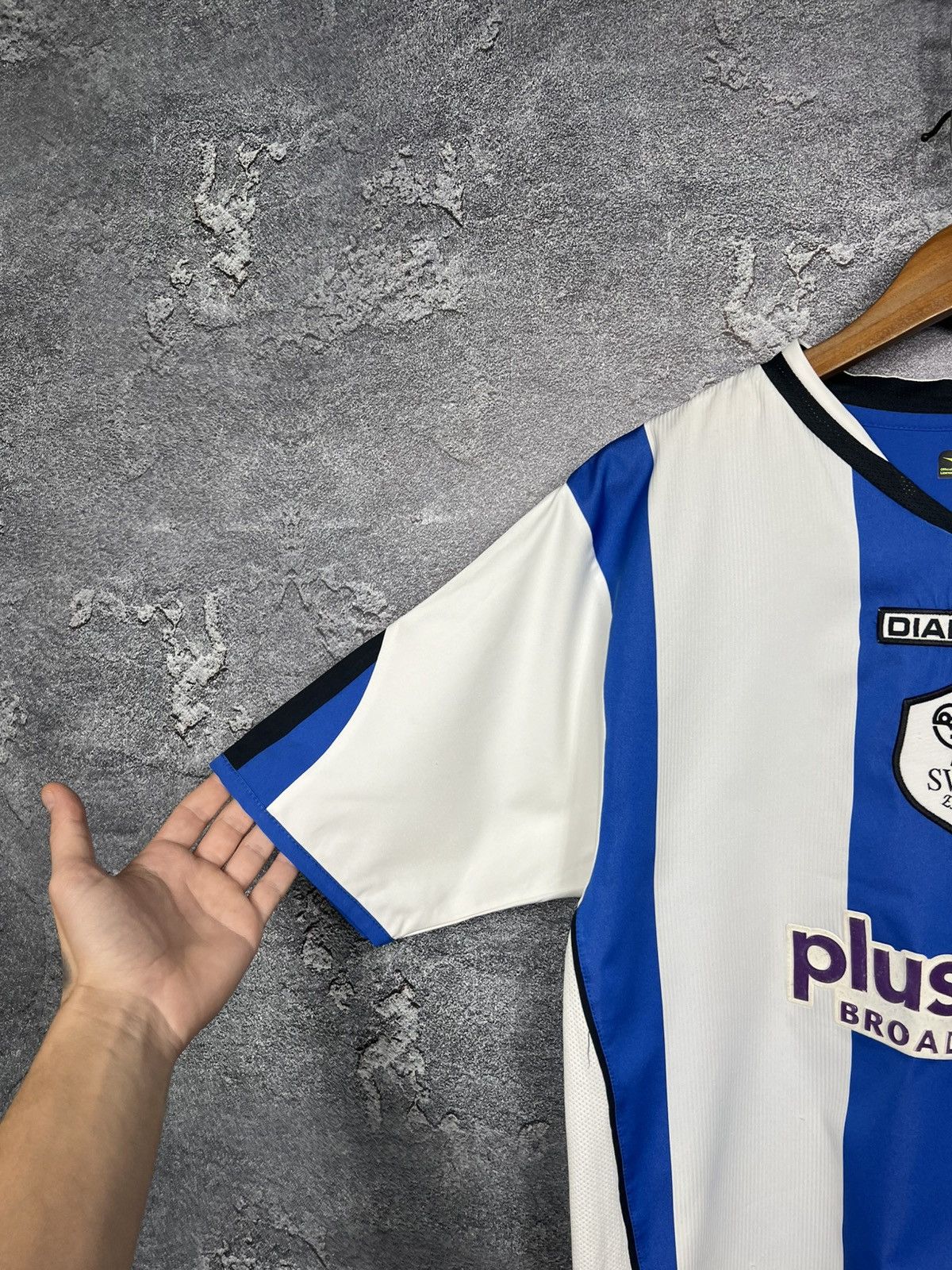 Diadora Vintage 2005 Diadora Sheffield Wednesday Home Jersey Tshirt Size US S / EU 44-46 / 1 - 9 Thumbnail