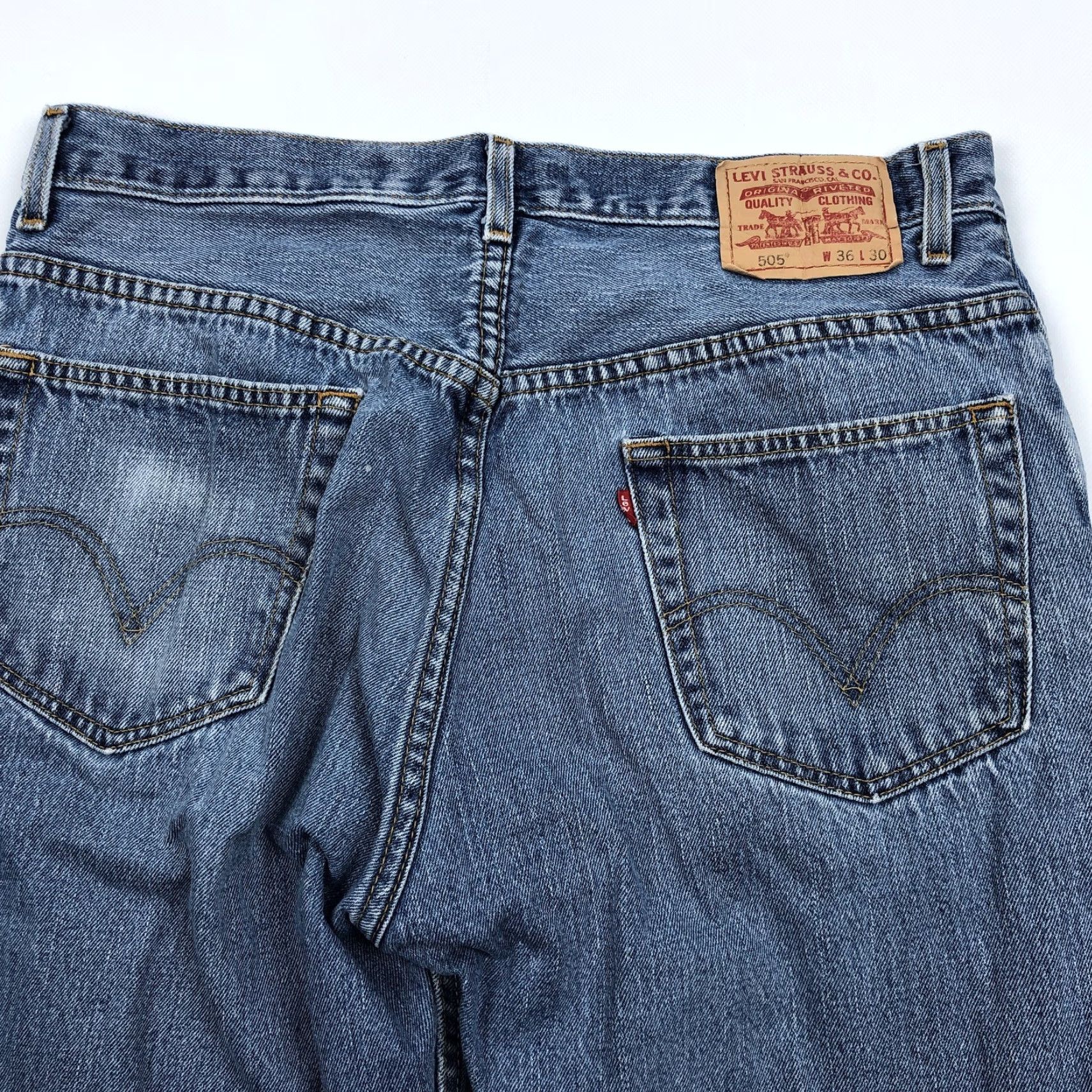Levi's Levi's 505 Regular Fit Men's Jeans W36 L30 Blue Denim Straight Leg Zip Fly Jeans Size US 36 / EU 52 - 3 Thumbnail