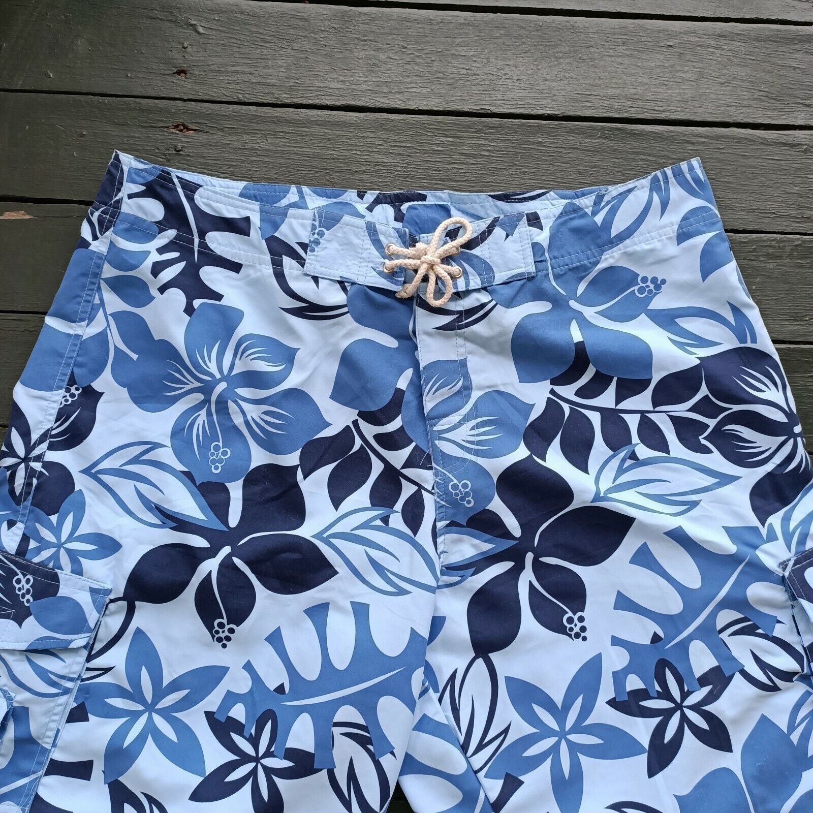Vintage Vintage Y2K 2000s Board Shorts Mens Blue Floral Size 36 Size US 36 / EU 52 - 3 Thumbnail
