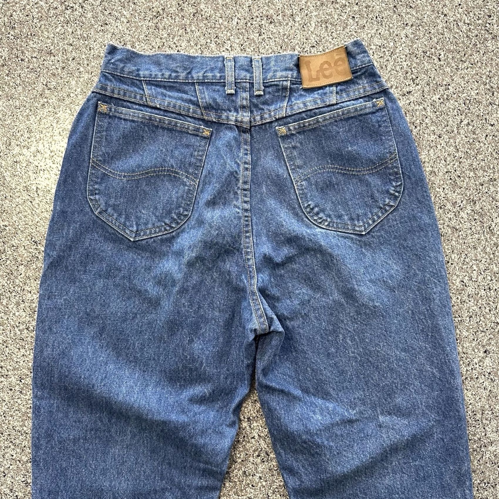 Lee VINTAGE Lee Jeans Womens 14 High Rise 28x29 Mom Fit Denim Blue USA Made 90s, 5-Pocket, Button Zip, Cotton Denim, Regular Size Size 28" / US 6 / IT 42 - 6 Thumbnail