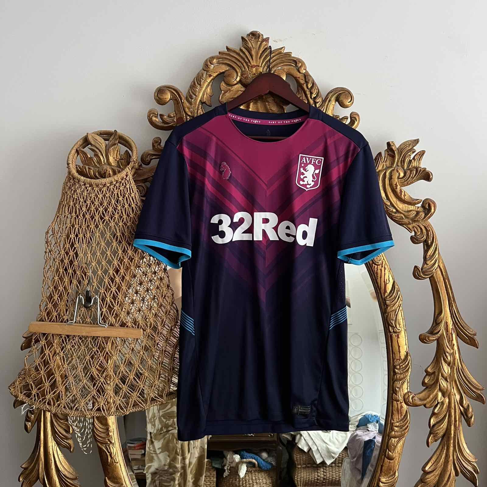 Other Aston Villa 2018/2019 Soccer Jersey 130 Years Luke Sport Size US M / EU 48-50 / 2 - 1 Thumbnail