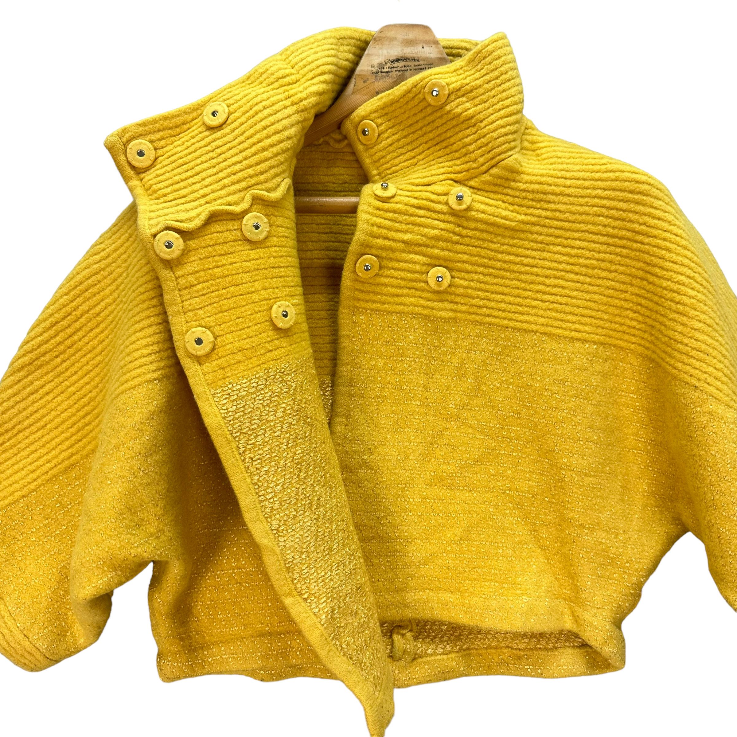 Emporio Armani EMPORIO ARMANI VERY NICE DESIGN CROP JACKET #8303-002 Size M / US 6-8 / IT 42-44 - 6 Thumbnail