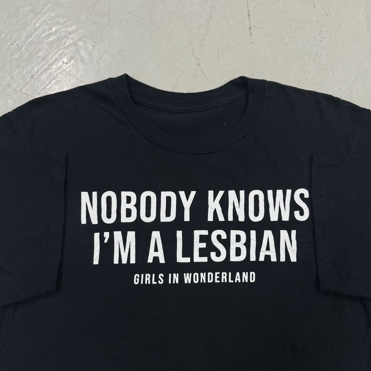 Vintage nobody knows im a lesbian statement tee Size US M / EU 48-50 / 2 - 1 Thumbnail