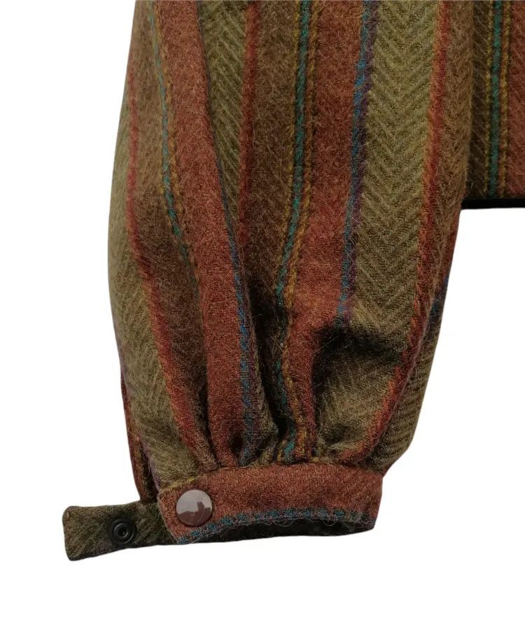 Salvatore Ferragamo Vintage Salvatore Ferragamo Wool Crop Tops Jacket Size M / US 6-8 / IT 42-44 - 8 Thumbnail