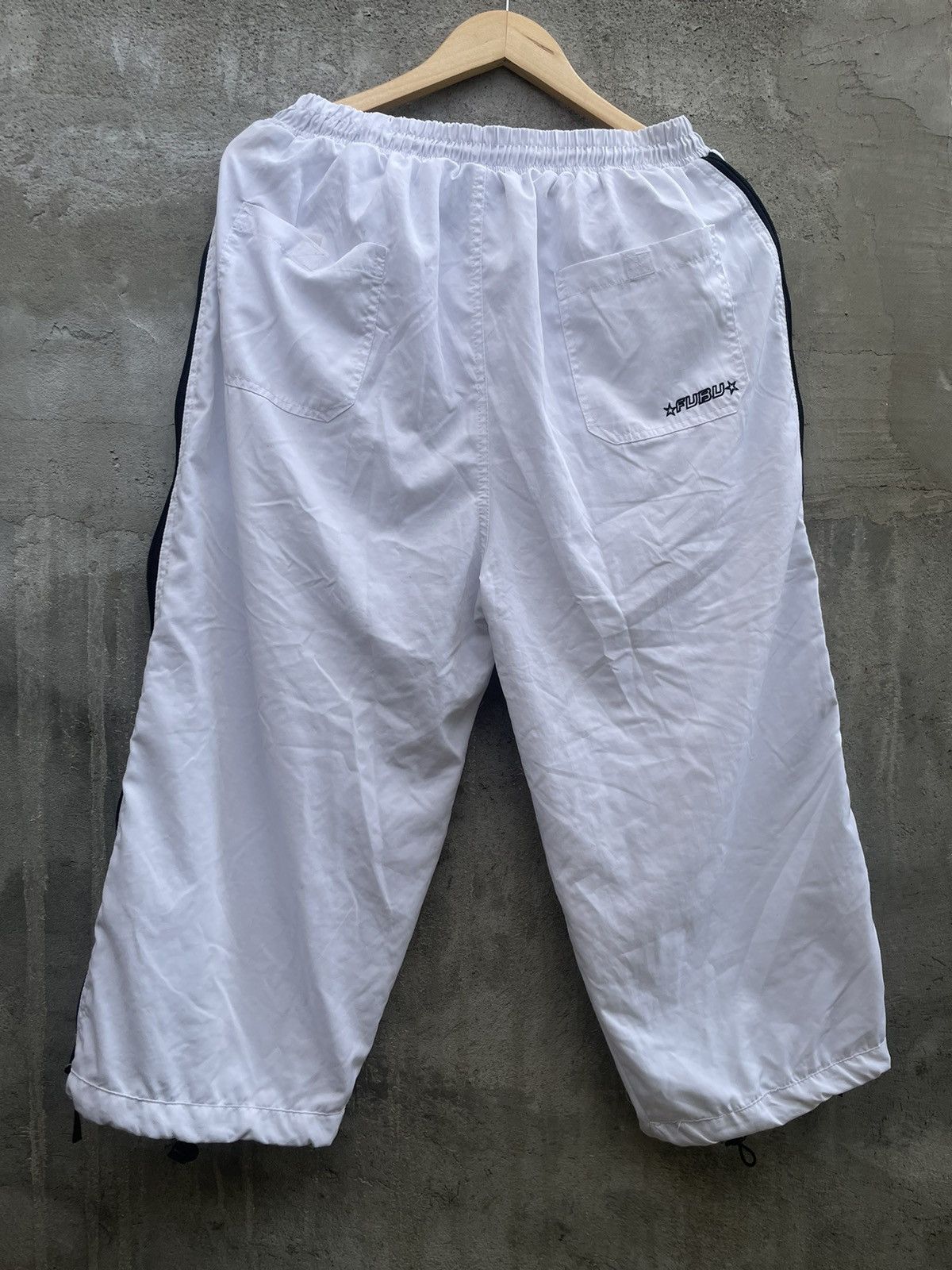 Fubu × Vintage Vintage Fubu USA Men’s Long Shorts White Size Large Rap 90s Size US 33 - 6 Thumbnail