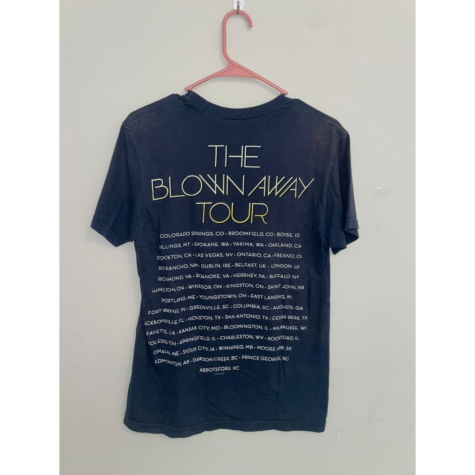 Tultex Womens Carrie Underwood Tour Shirt The Blown Away Small Size S / US 4 / IT 40 - 6 Thumbnail