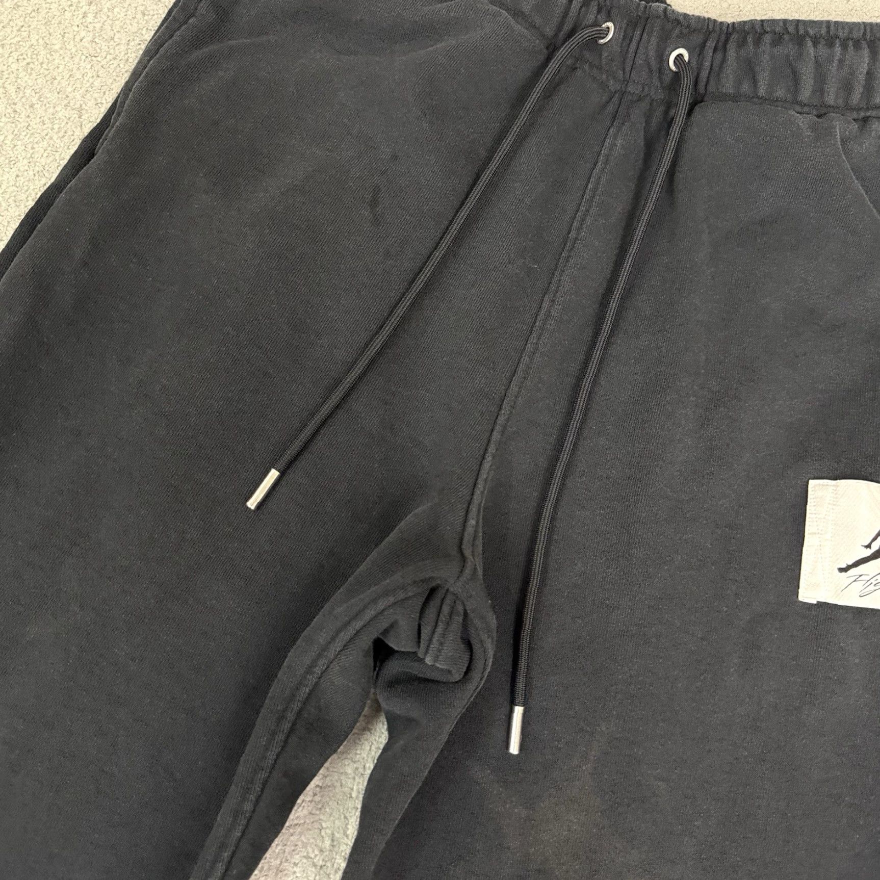 Jordan Brand VINTAGE Nike Jordan Flight Pants Men M Black Jogger Distressed Sun Faded Jumpman Pockets Elastic Waist 26-28 Inseam Size US 28 / EU 44 - 5 Thumbnail