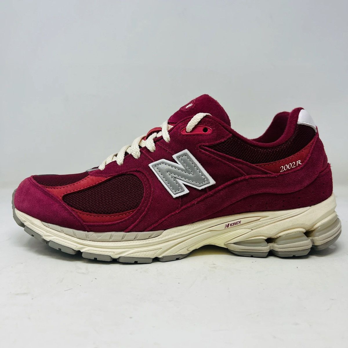 New Balance New Balance 2002R Bordeaux Size US 10.5 / EU 43-44 - 1 Thumbnail