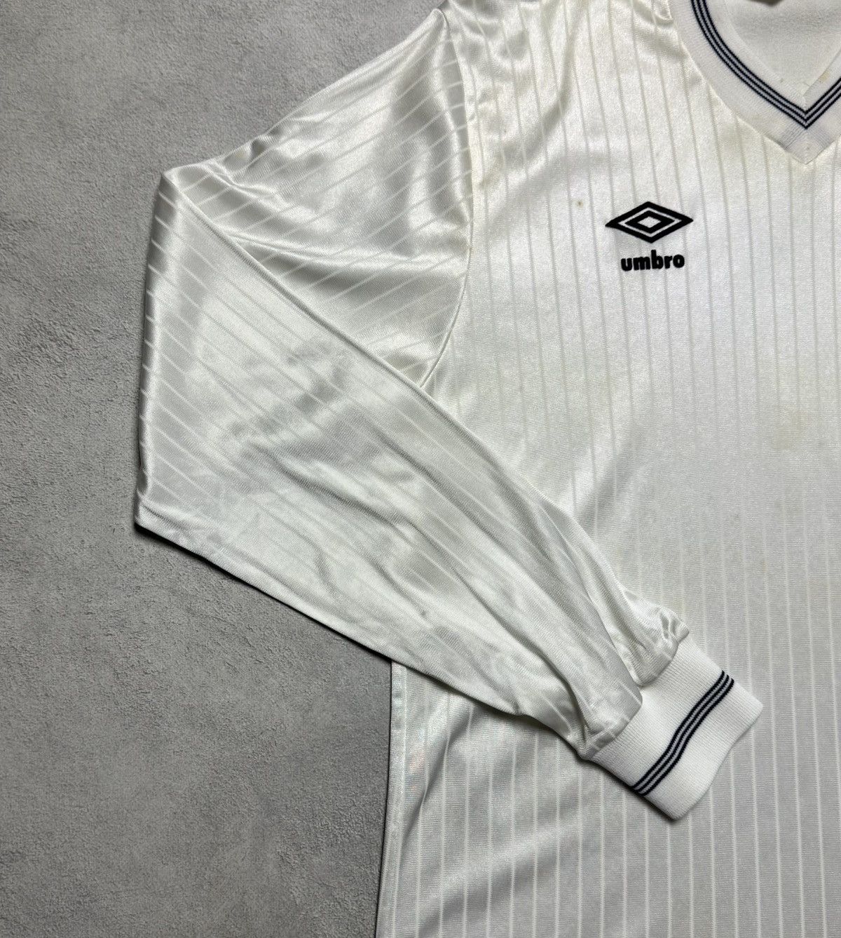 Umbro 1980s Umbro Template Shirt Soccer Jersey Long Sleeve Vintage Size US L / EU 52-54 / 3 - 5 Thumbnail