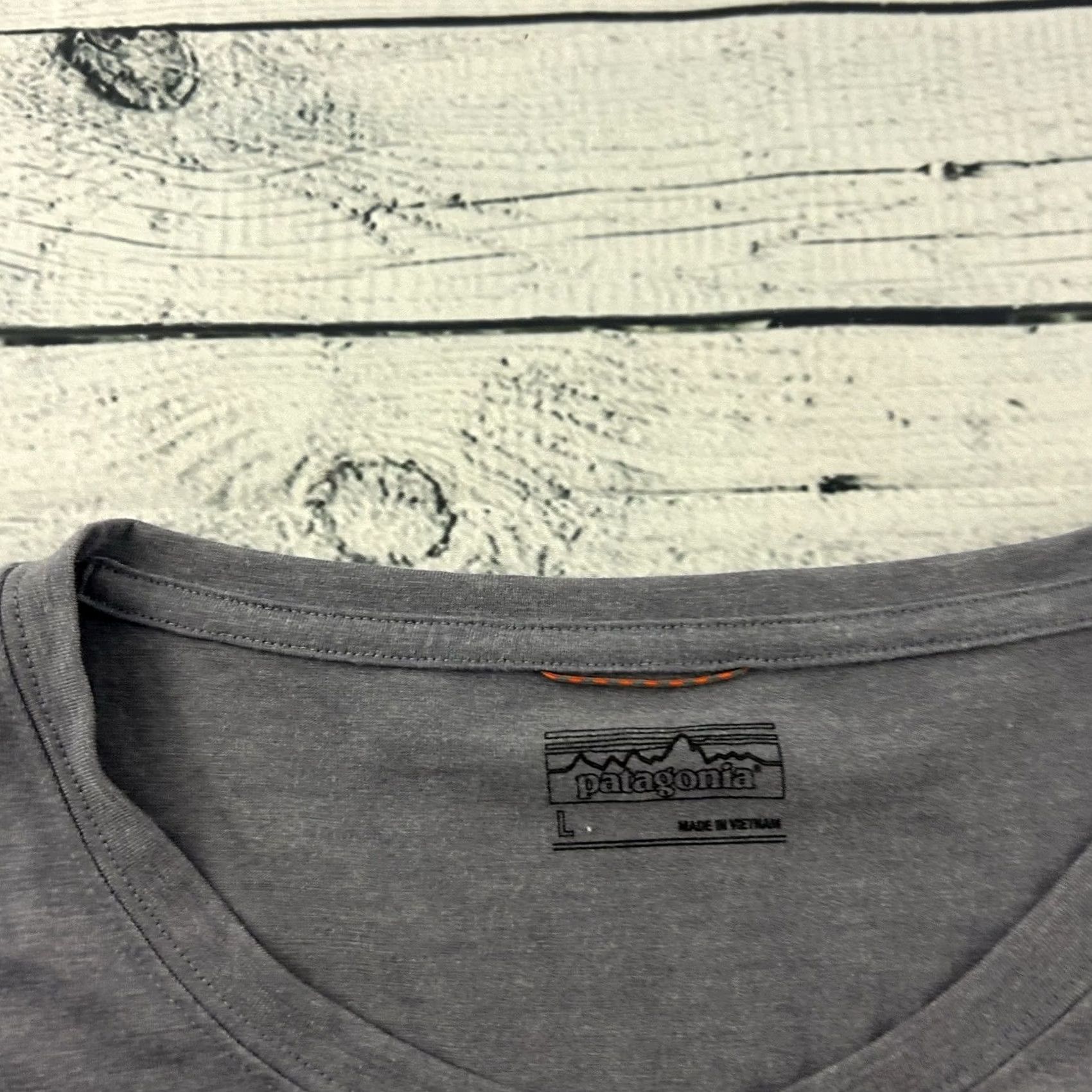 Patagonia Patagonia Women's L Purple Gray 3/4 Sleeve V-Neck Top Casual Shirt Vintage? No (corrected) Size L / US 10 / IT 46 - 3 Thumbnail