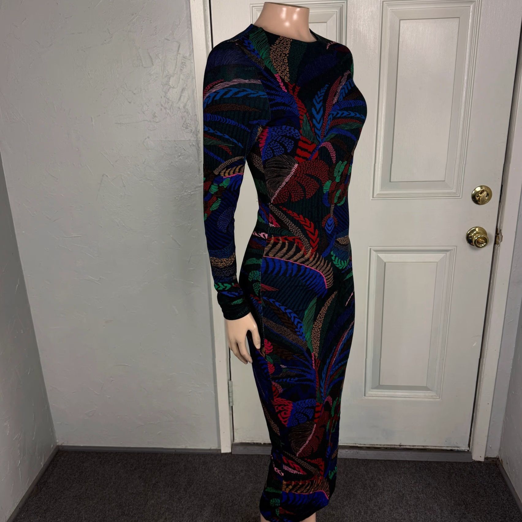 Farm Rio Farm Rio Dress Amazonia Night Midi XS Crew Neck Long Sleeve G3-6 Size XS / US 0-2 / IT 36-38 - 6 Thumbnail
