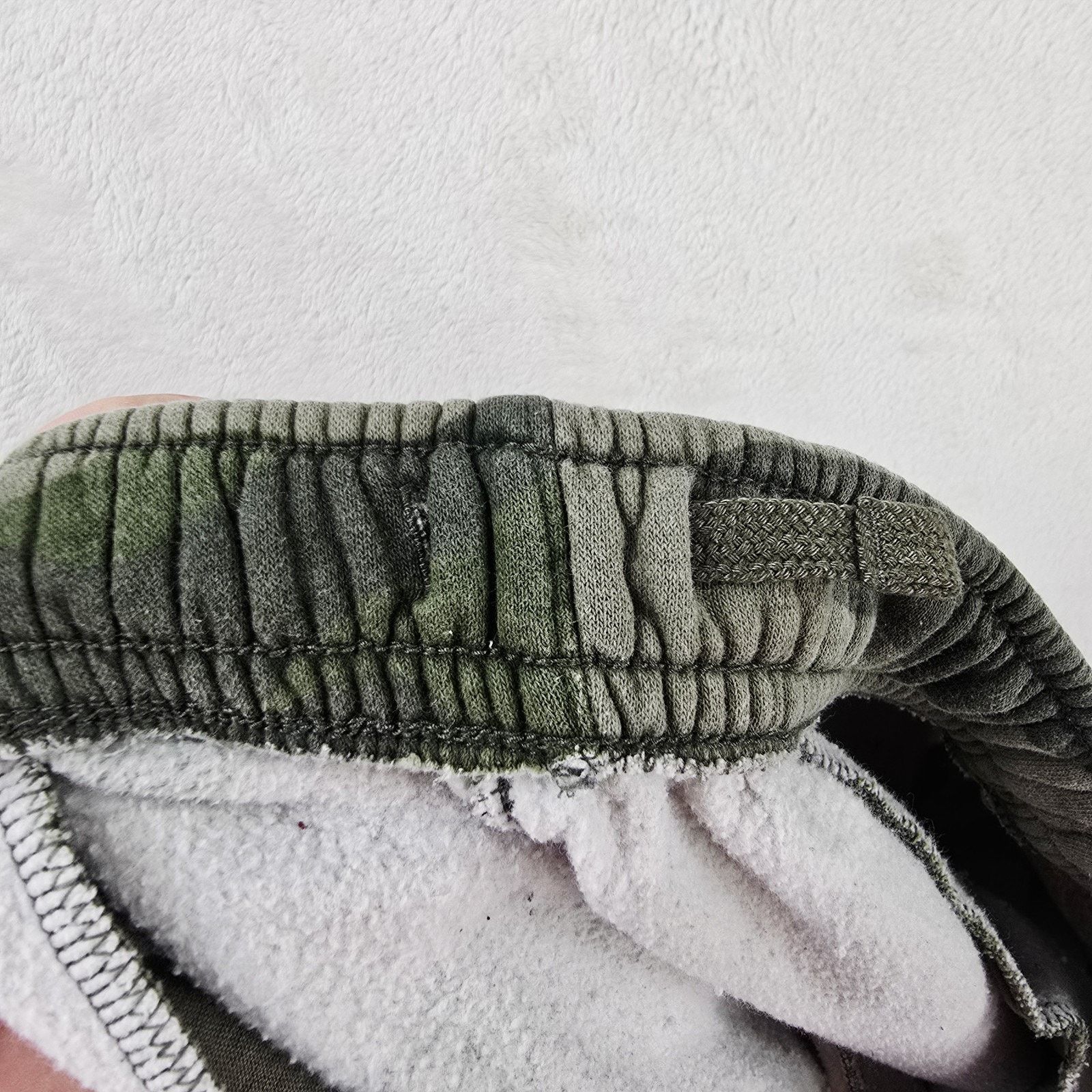 Nike Nike Sportswear Club Fleece Shorts Mens Medium Green Camo Size US 34 / EU 50 - 7 Thumbnail