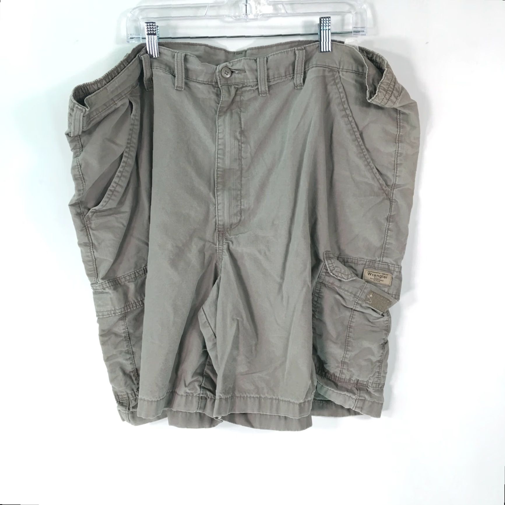Wrangler WRANGLER Mens Regular Cargo Shorts High Rise 44 Tan 7 Inseam Denim 100% Cotton Casual Pockets Belt Loops Front Button Zipper Size US 32 / EU 48 - 2 Thumbnail