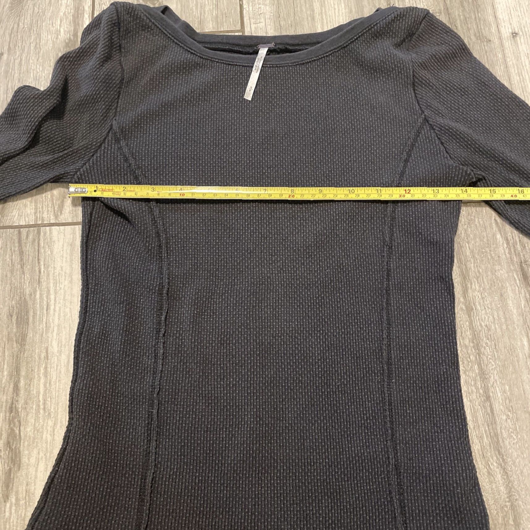 Free People Free People Thermal Waffle Weave Top Black Knit Contrast Cuffs Women S T-Shirt Short Description: Pre-owned Boho Ladies Size S Size S / US 4 / IT 40 - 6 Thumbnail